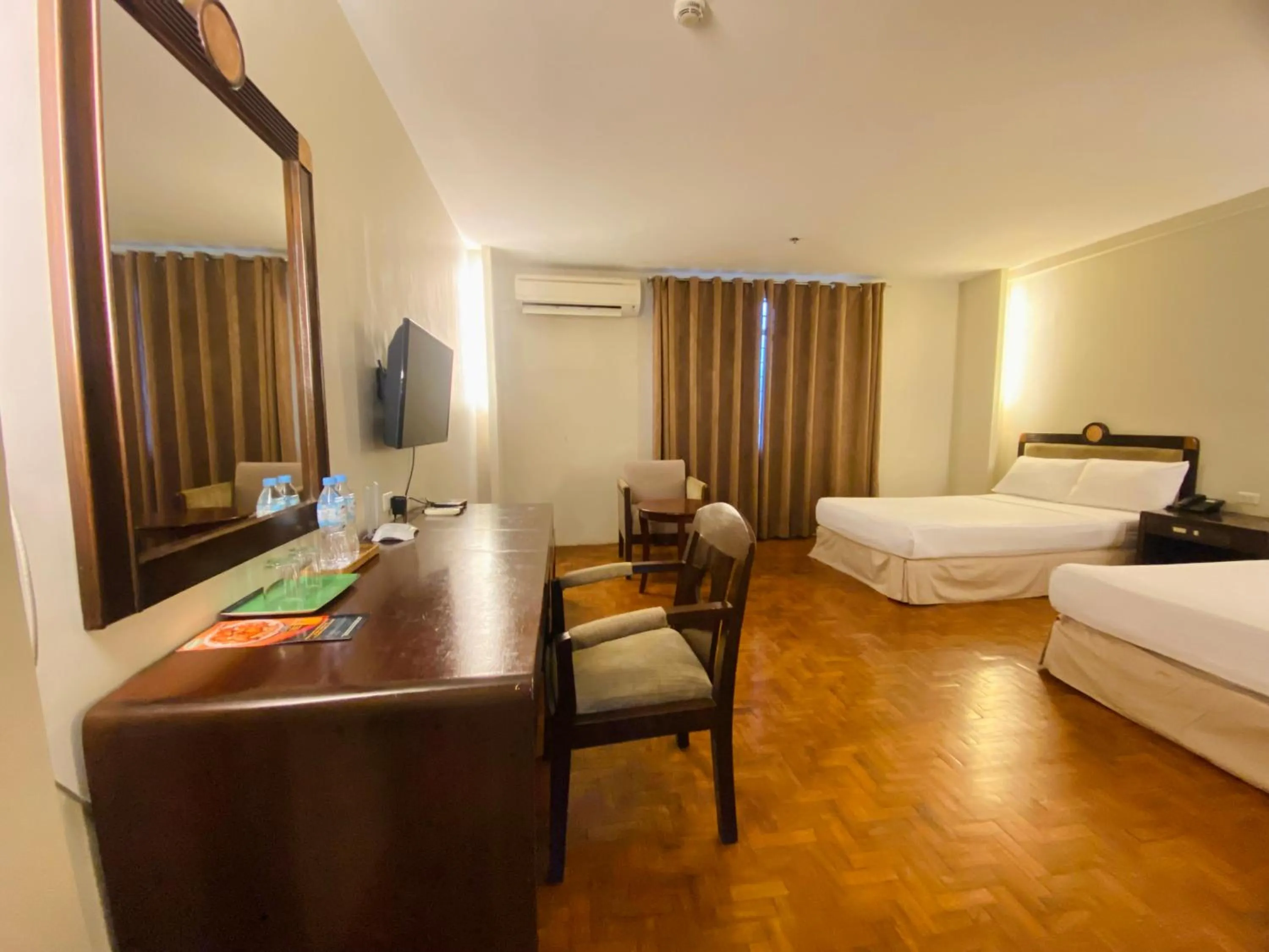 Bed in Cebu Century Plaza Hotel