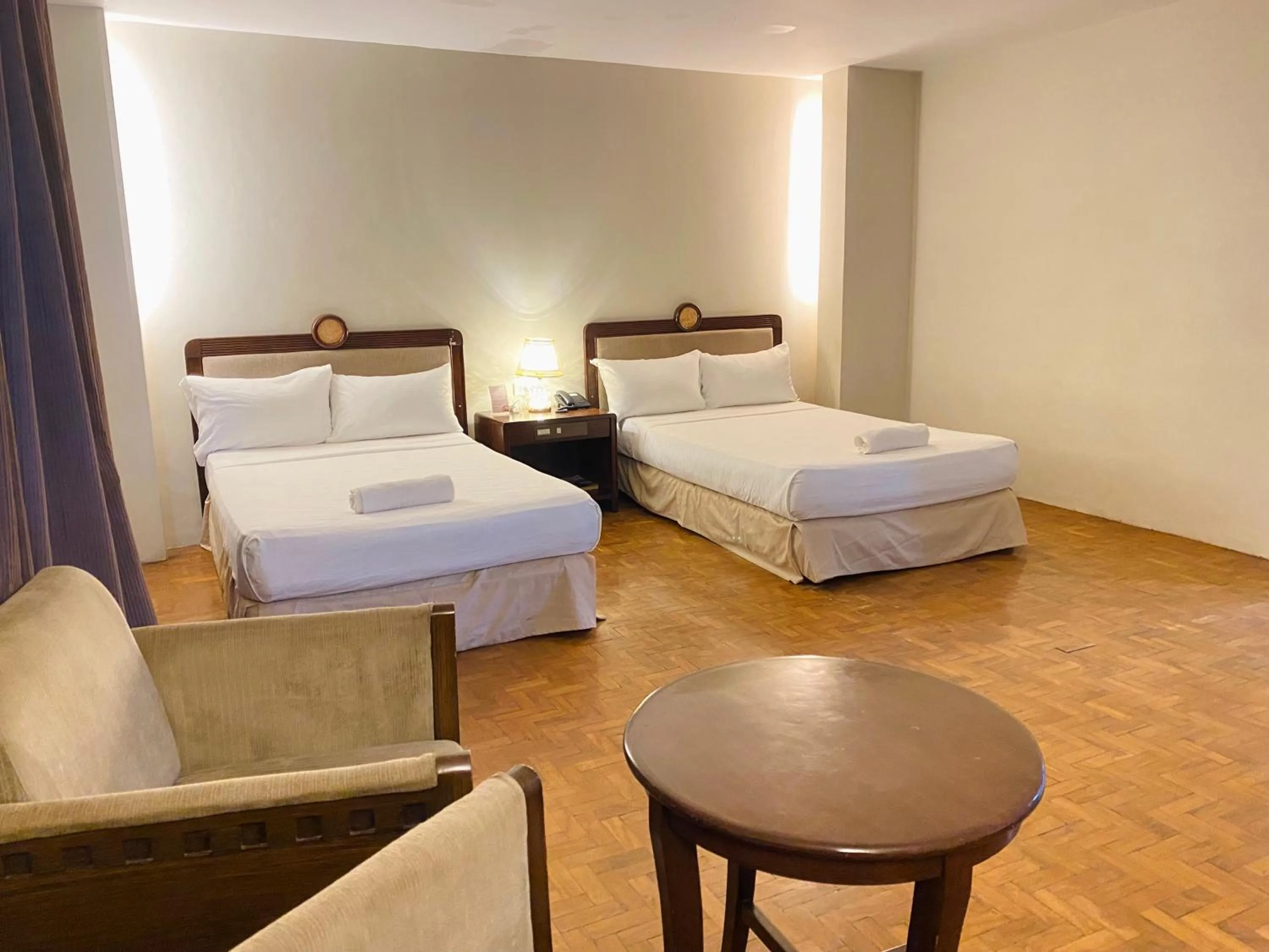 Bed in Cebu Century Plaza Hotel