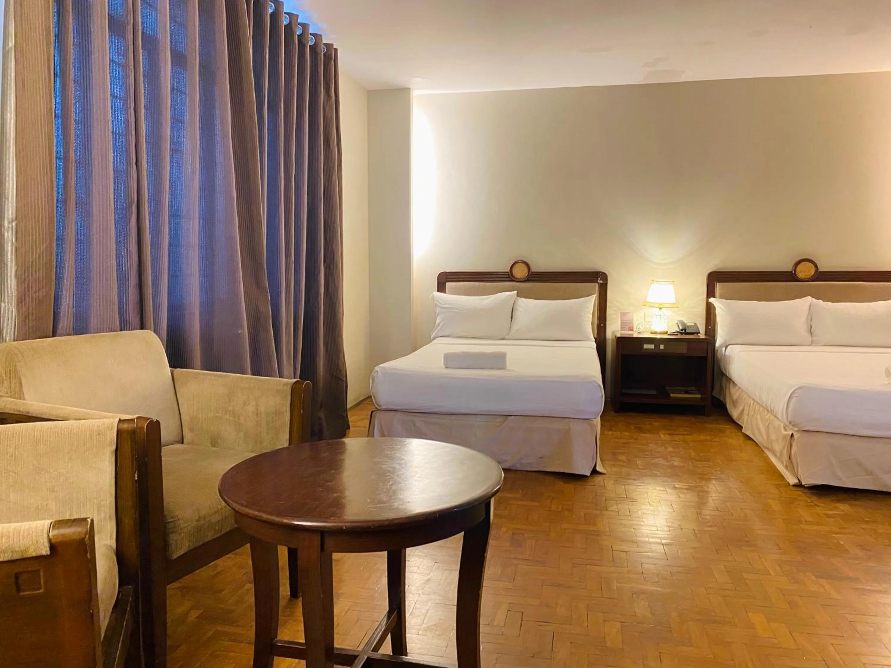 Bed in Cebu Century Plaza Hotel