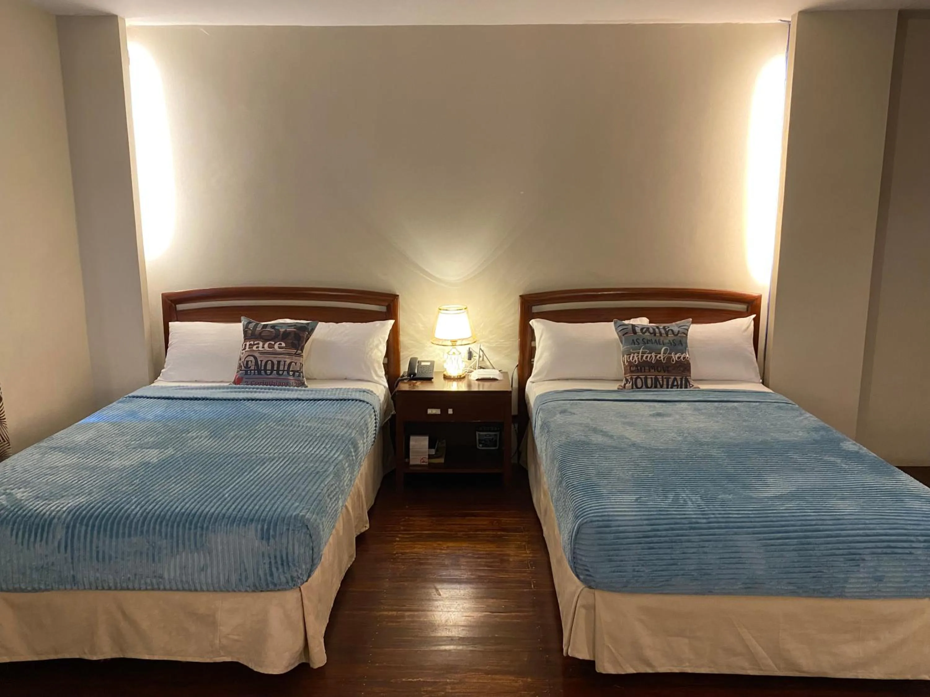 Bed in Cebu Century Plaza Hotel