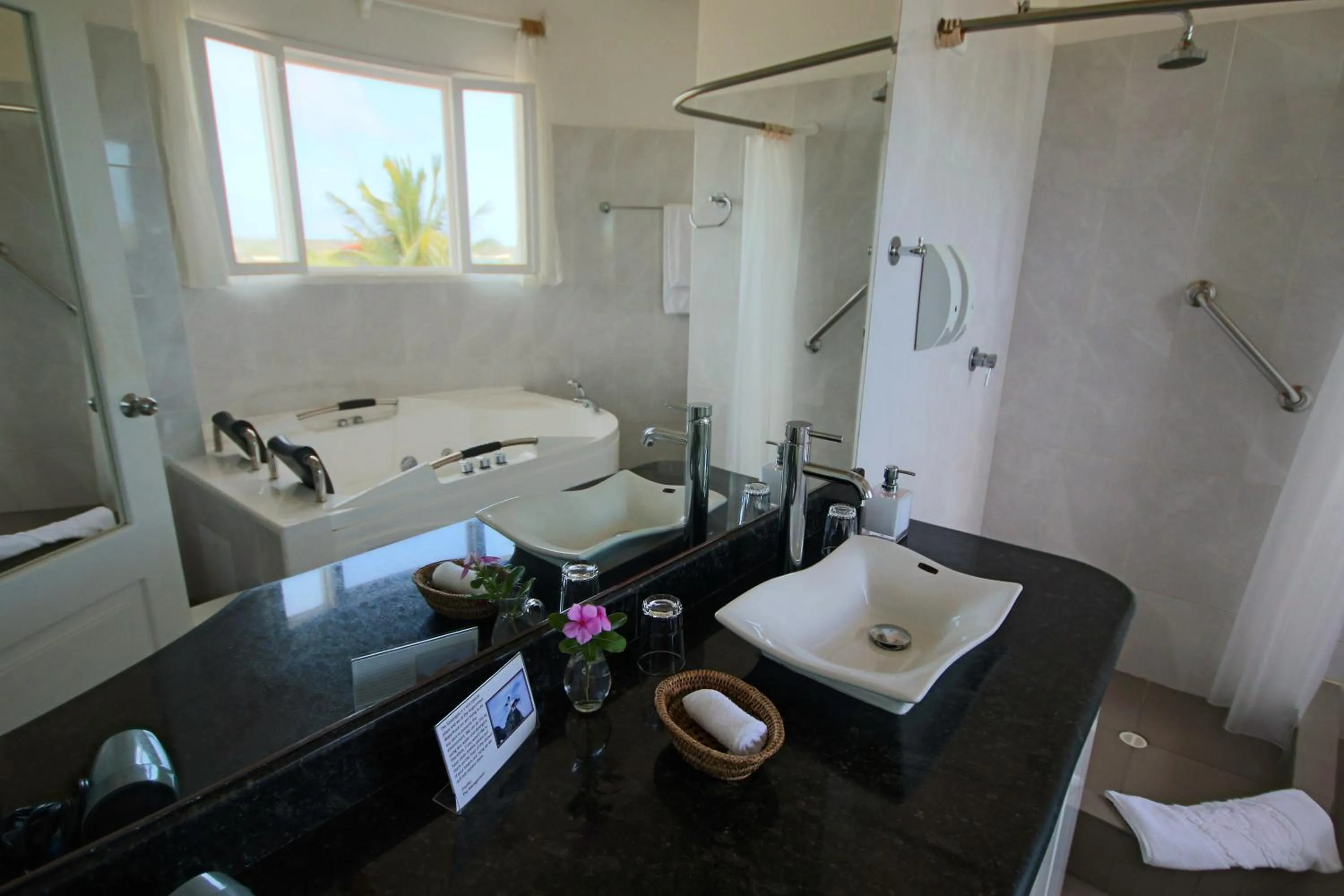 Toilet in Hotel Angermeyer Waterfront Inn