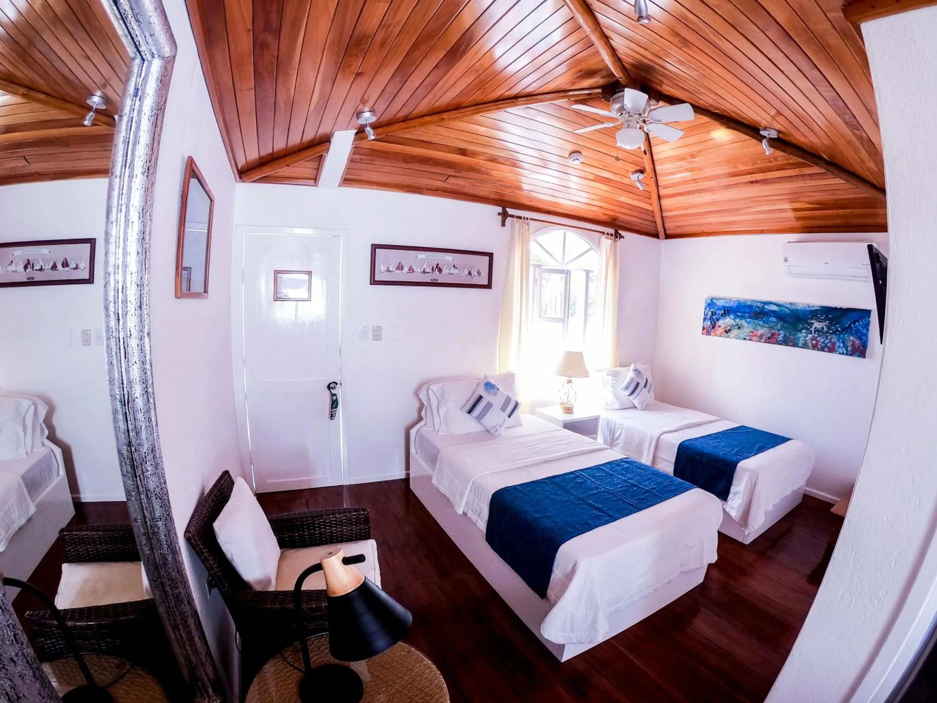 Bedroom, Bed in Hotel Angermeyer Waterfront Inn