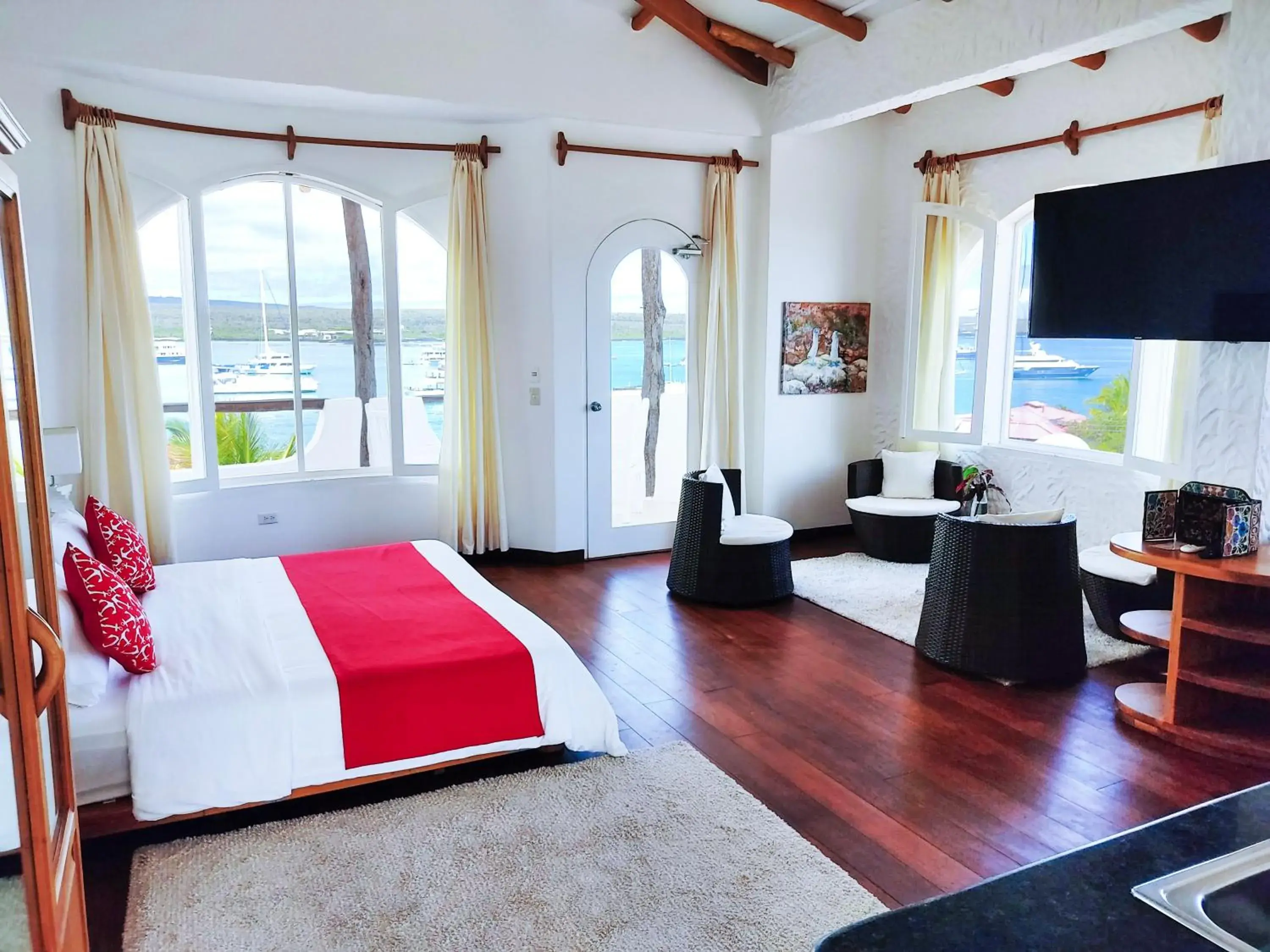 Suite in Hotel Angermeyer Waterfront Inn Suite in Hotel Angermeyer Waterfront Inn