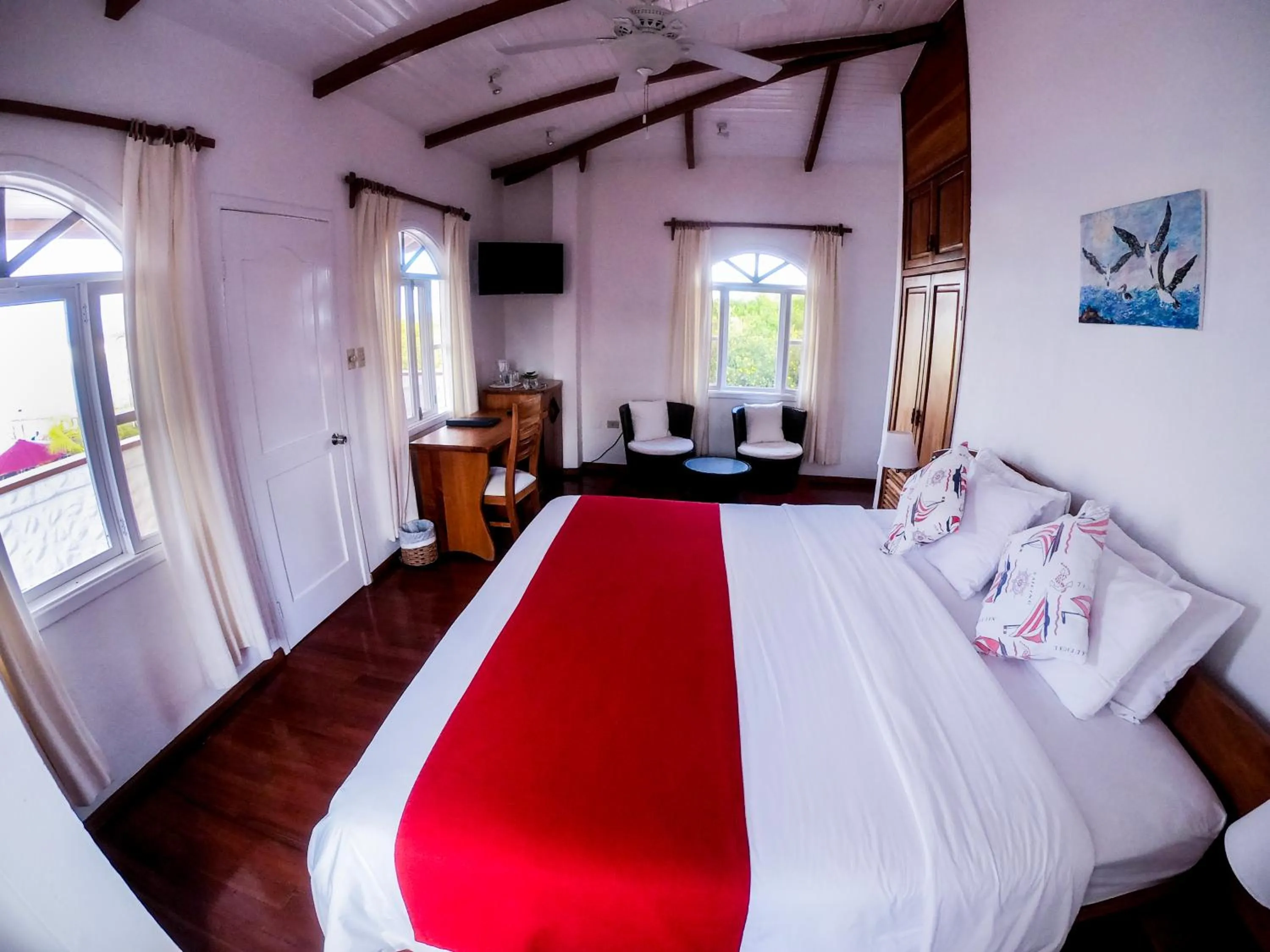 Bed in Hotel Angermeyer Waterfront Inn