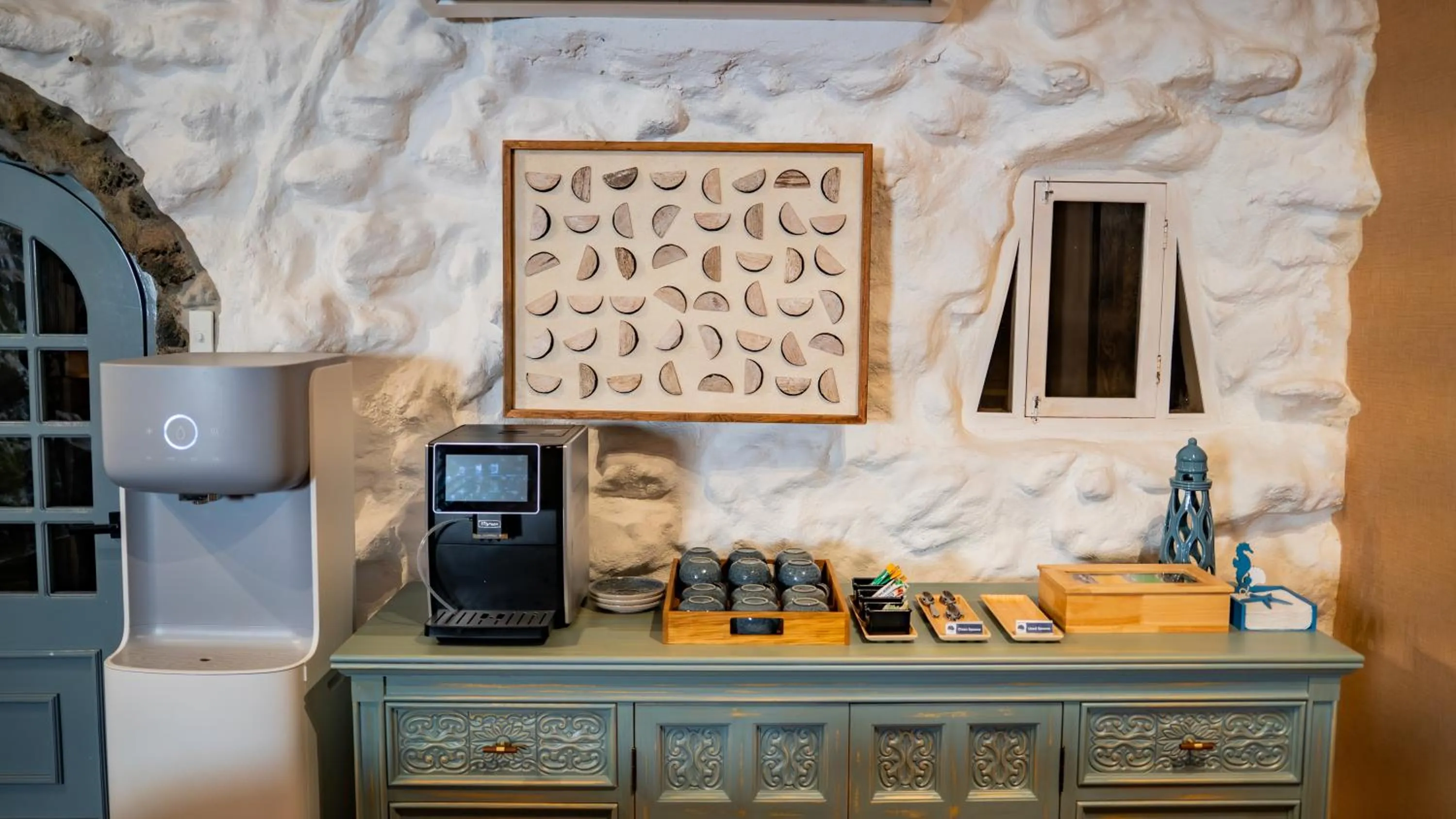 Living room in Hotel Angermeyer Waterfront Inn