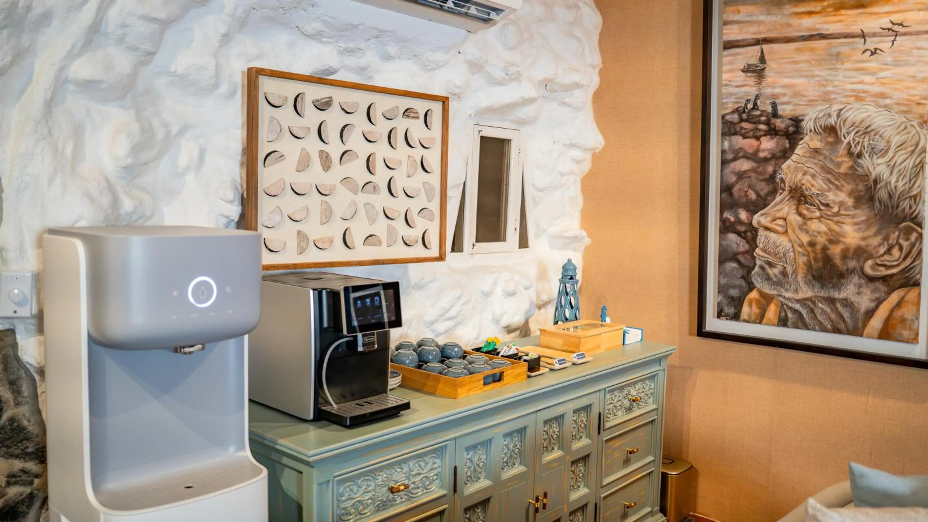 Living room in Hotel Angermeyer Waterfront Inn