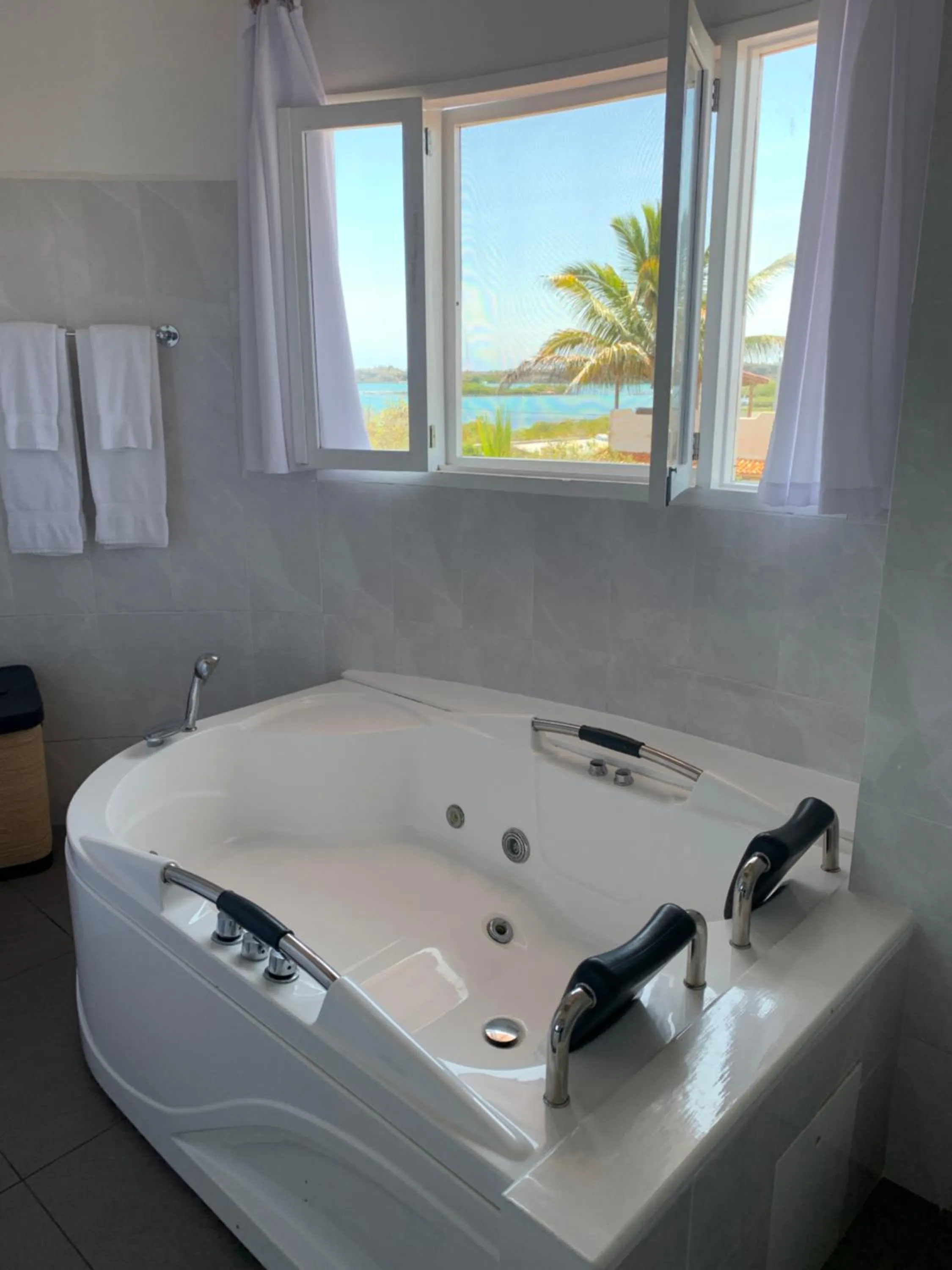 Bath in Hotel Angermeyer Waterfront Inn