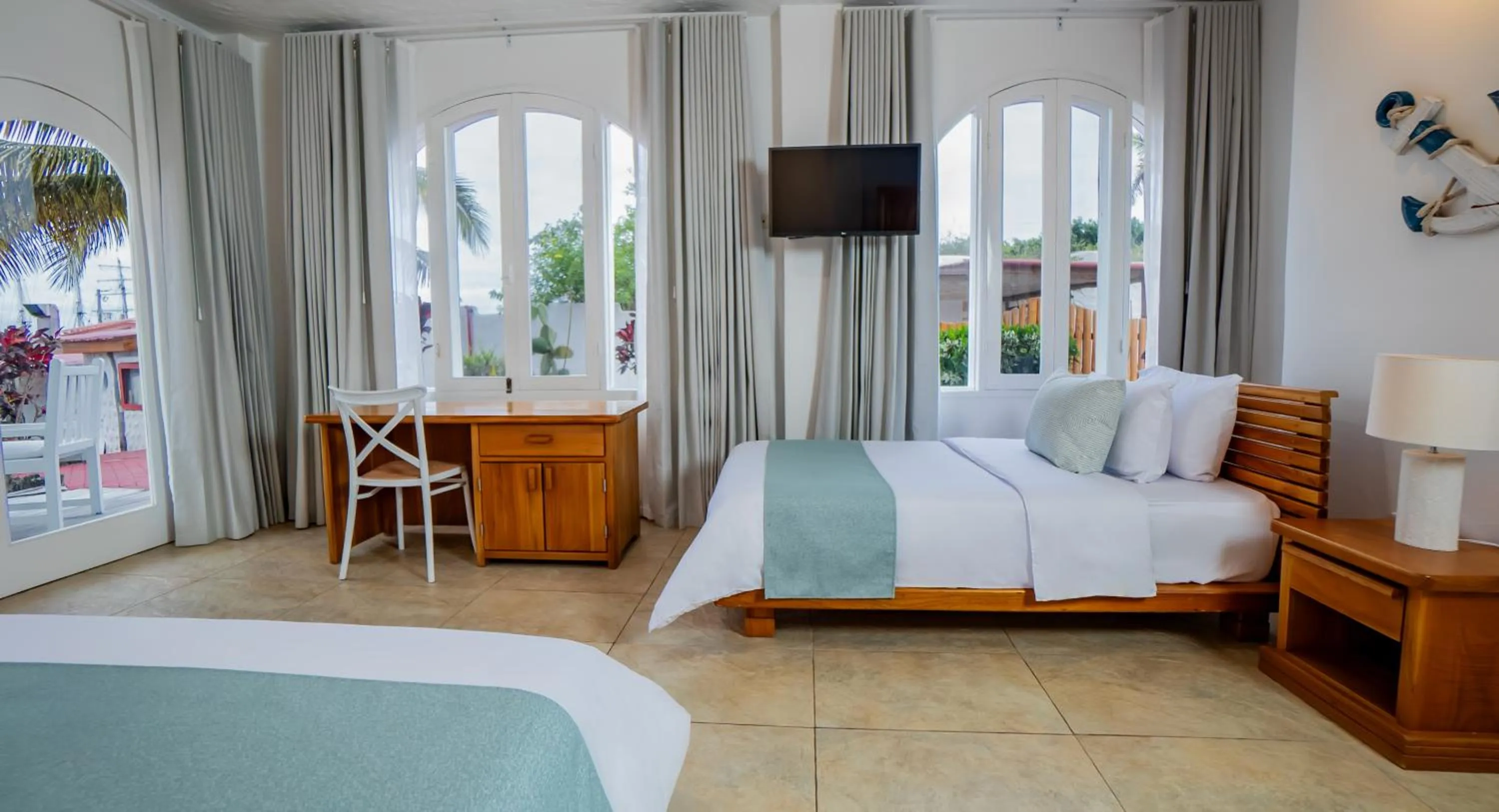 Photo of the whole room, Bed in Hotel Angermeyer Waterfront Inn