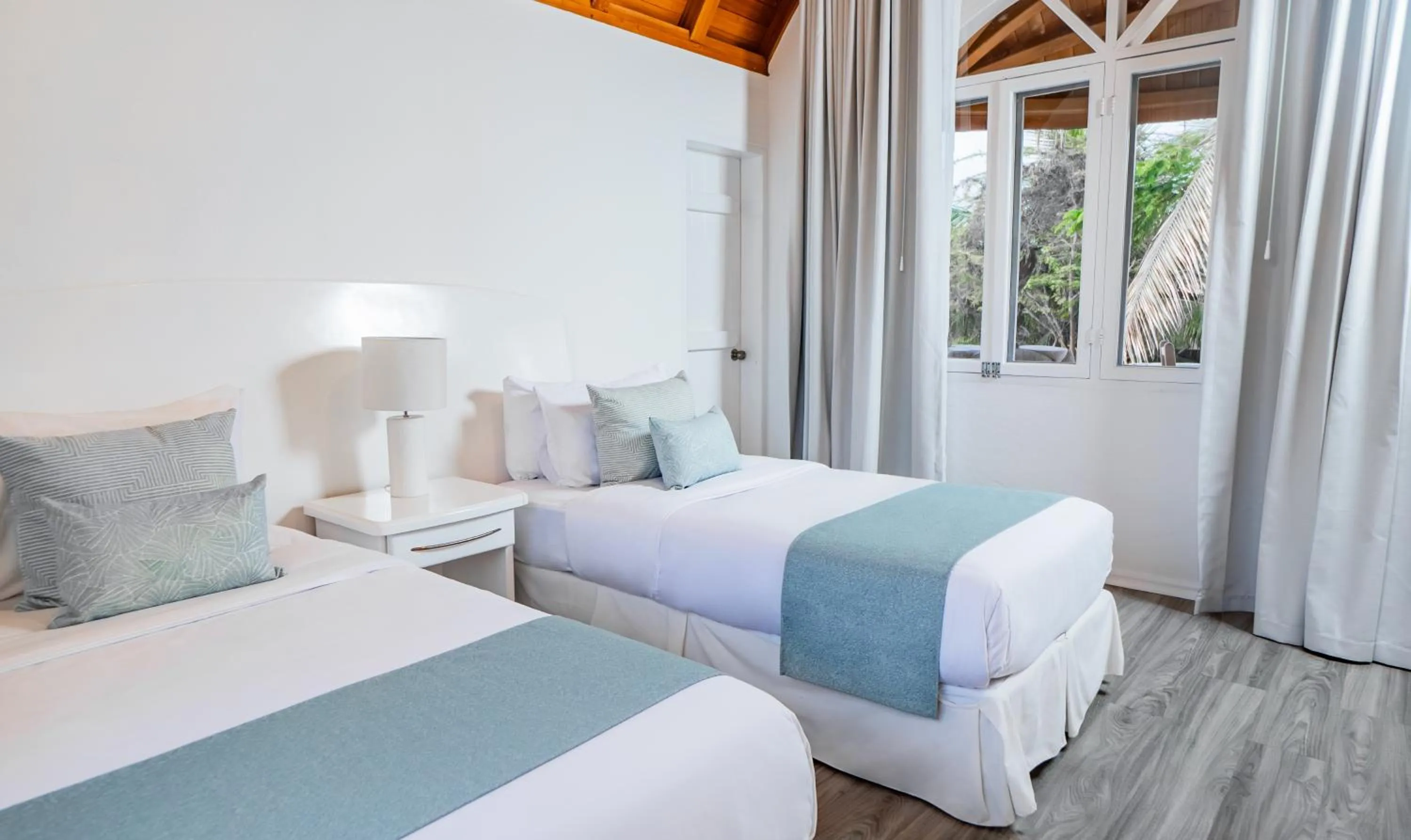 Photo of the whole room, Bed in Hotel Angermeyer Waterfront Inn