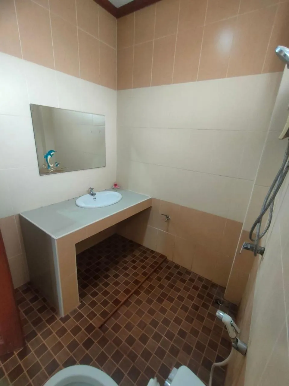 Shower in Chatchawan Resort