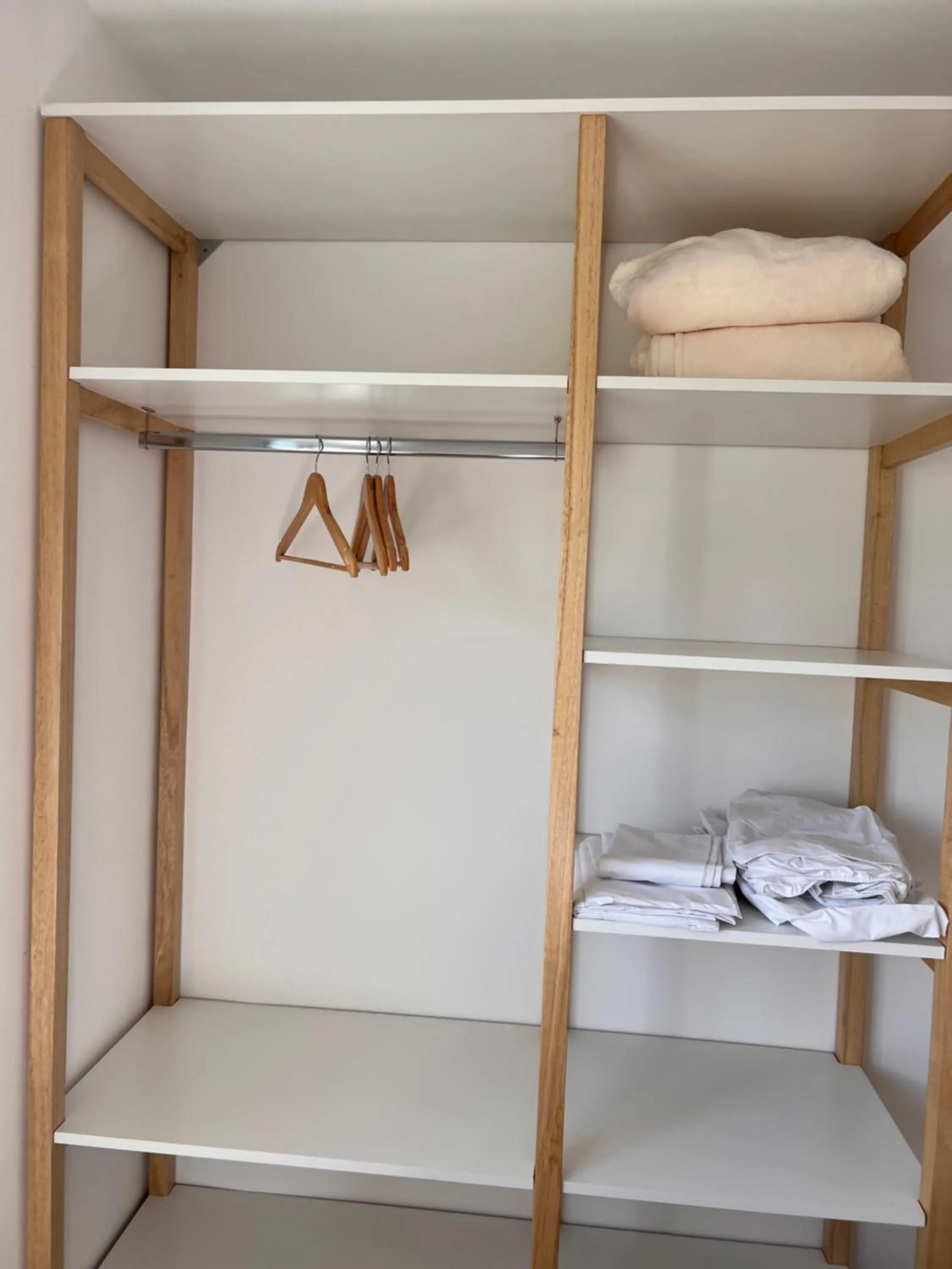 wardrobe in Cabañas del lago