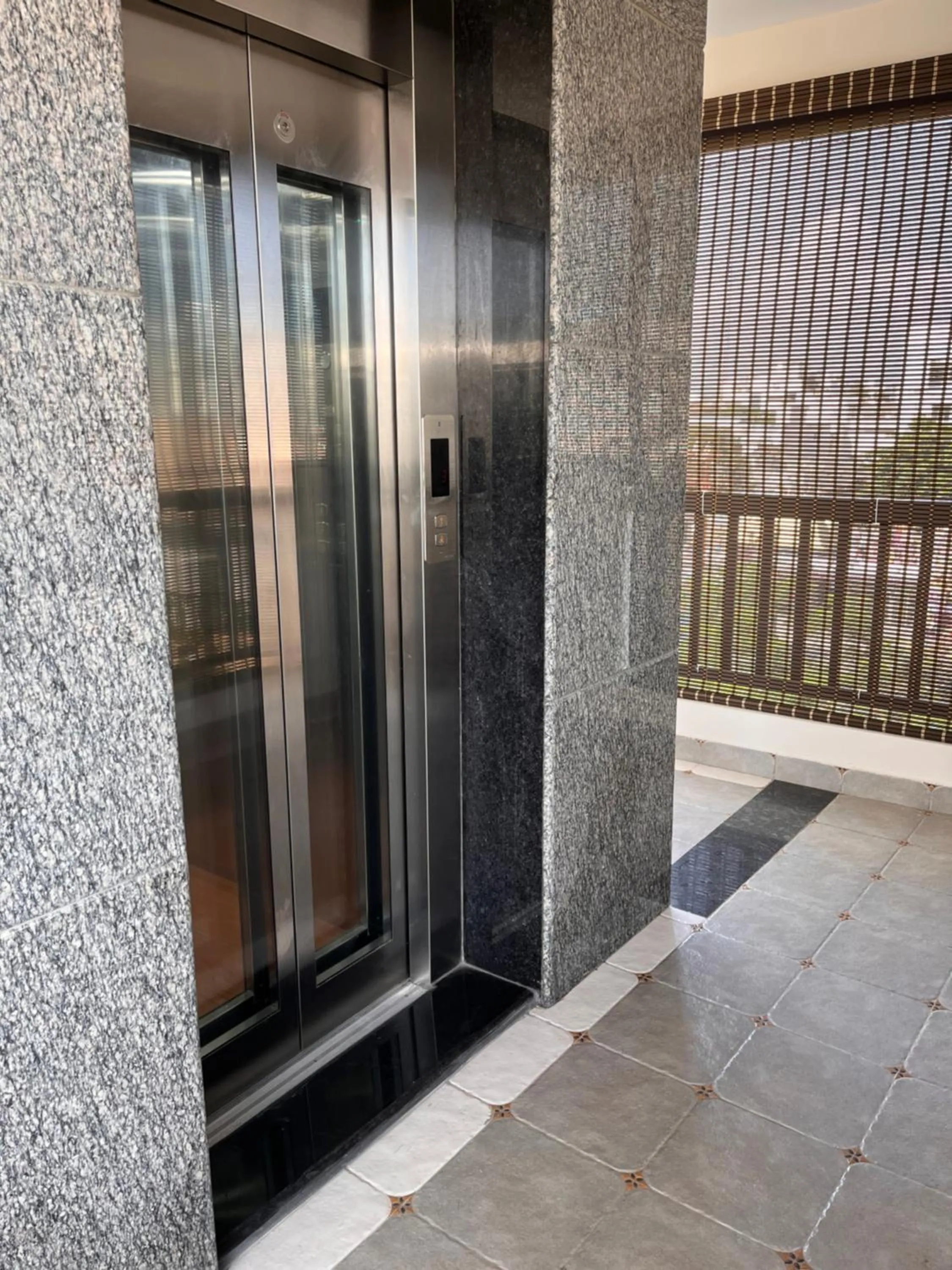 elevator in Casa Mel