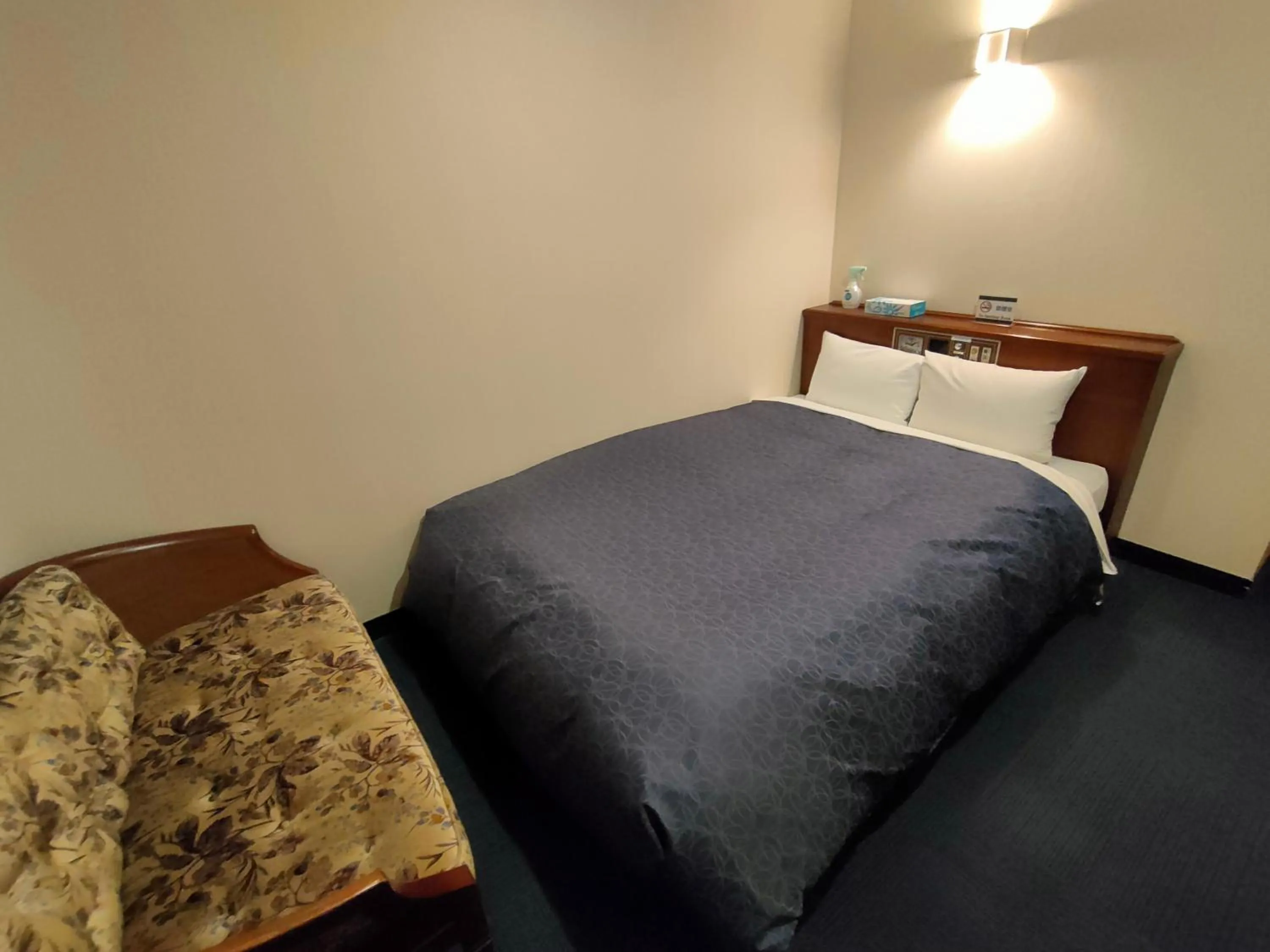 Photo of the whole room, Bed in Inuyama City Hotel