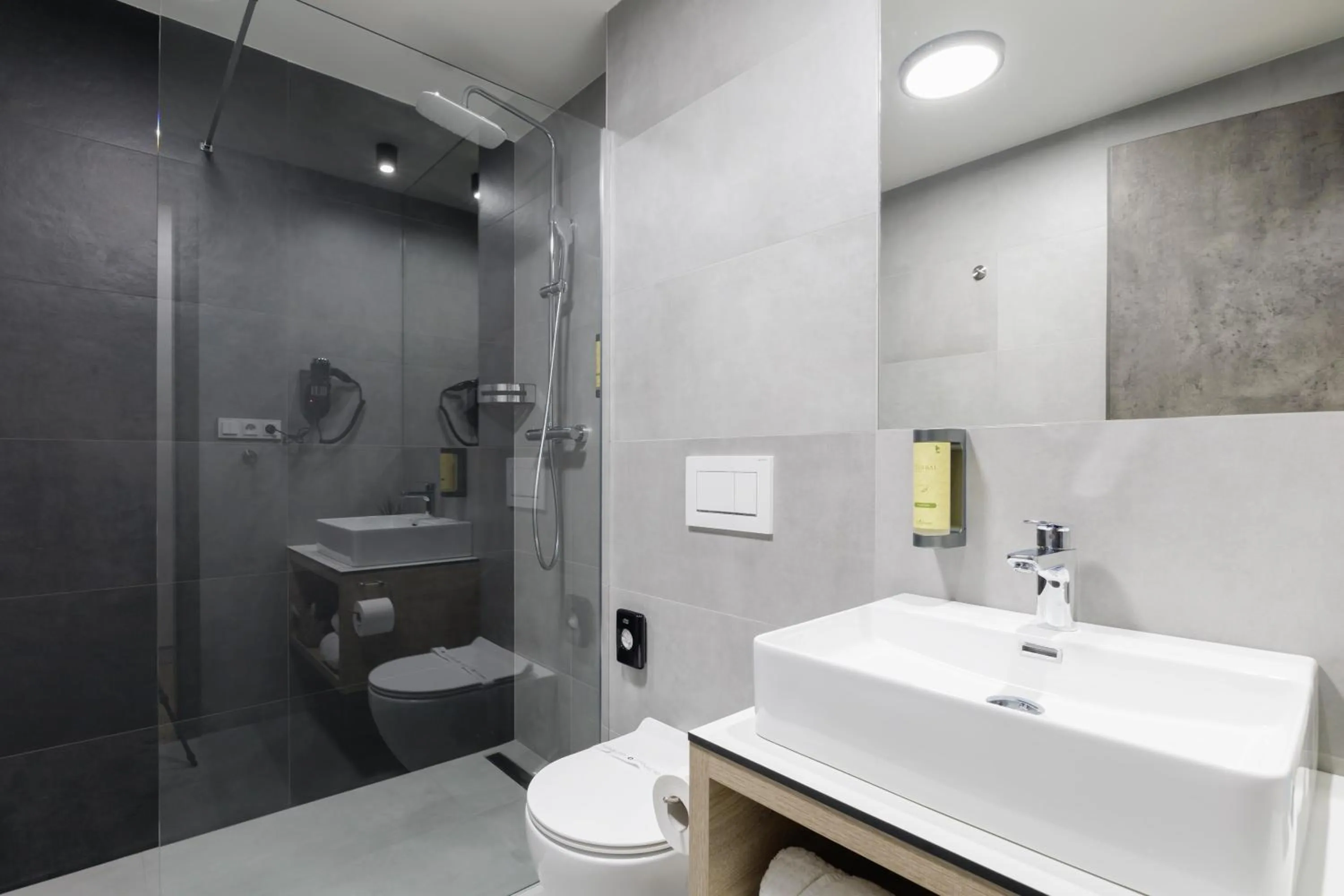 Shower in Aparthotel Na Klenici