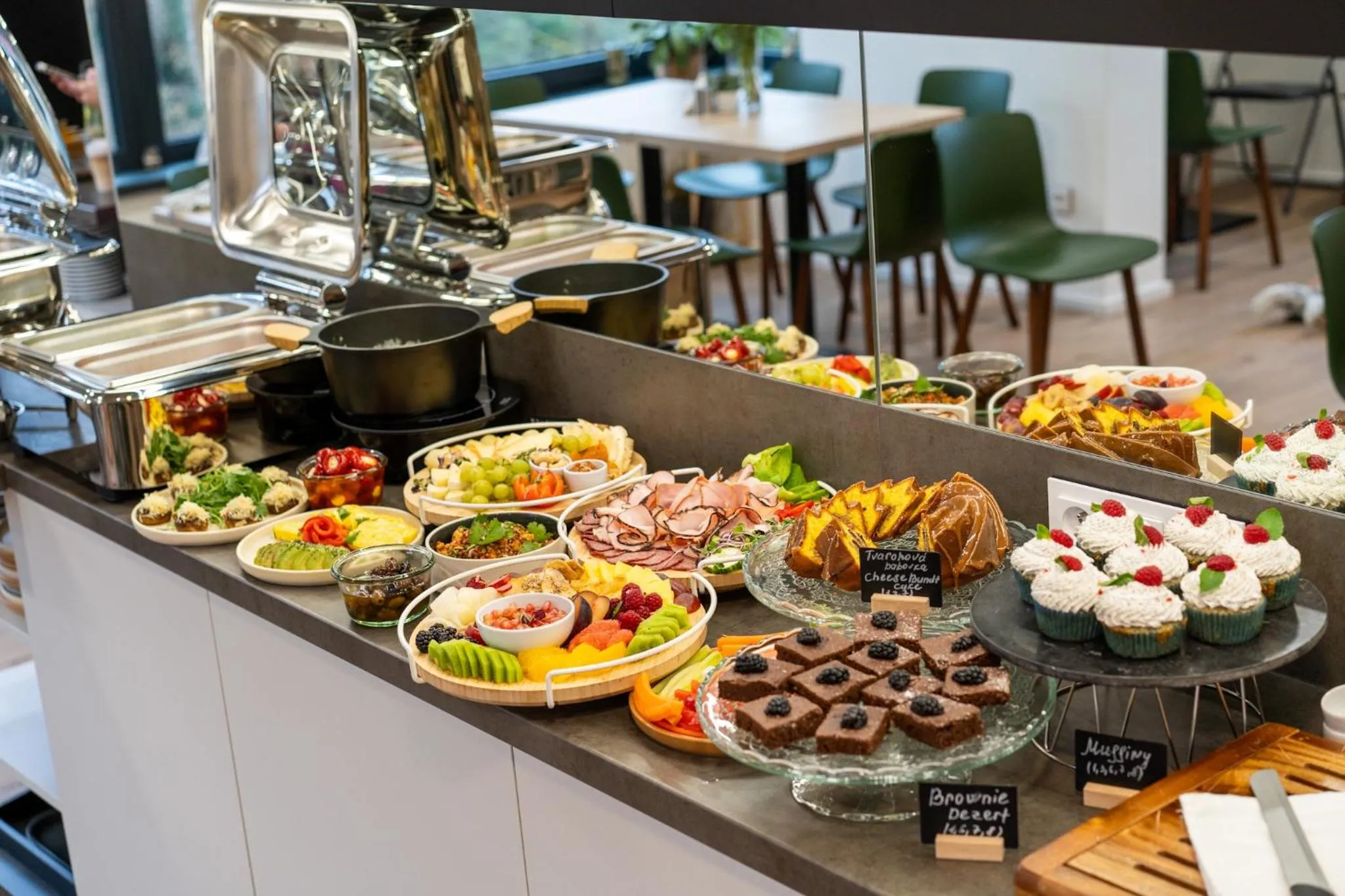 Breakfast in Aparthotel Na Klenici