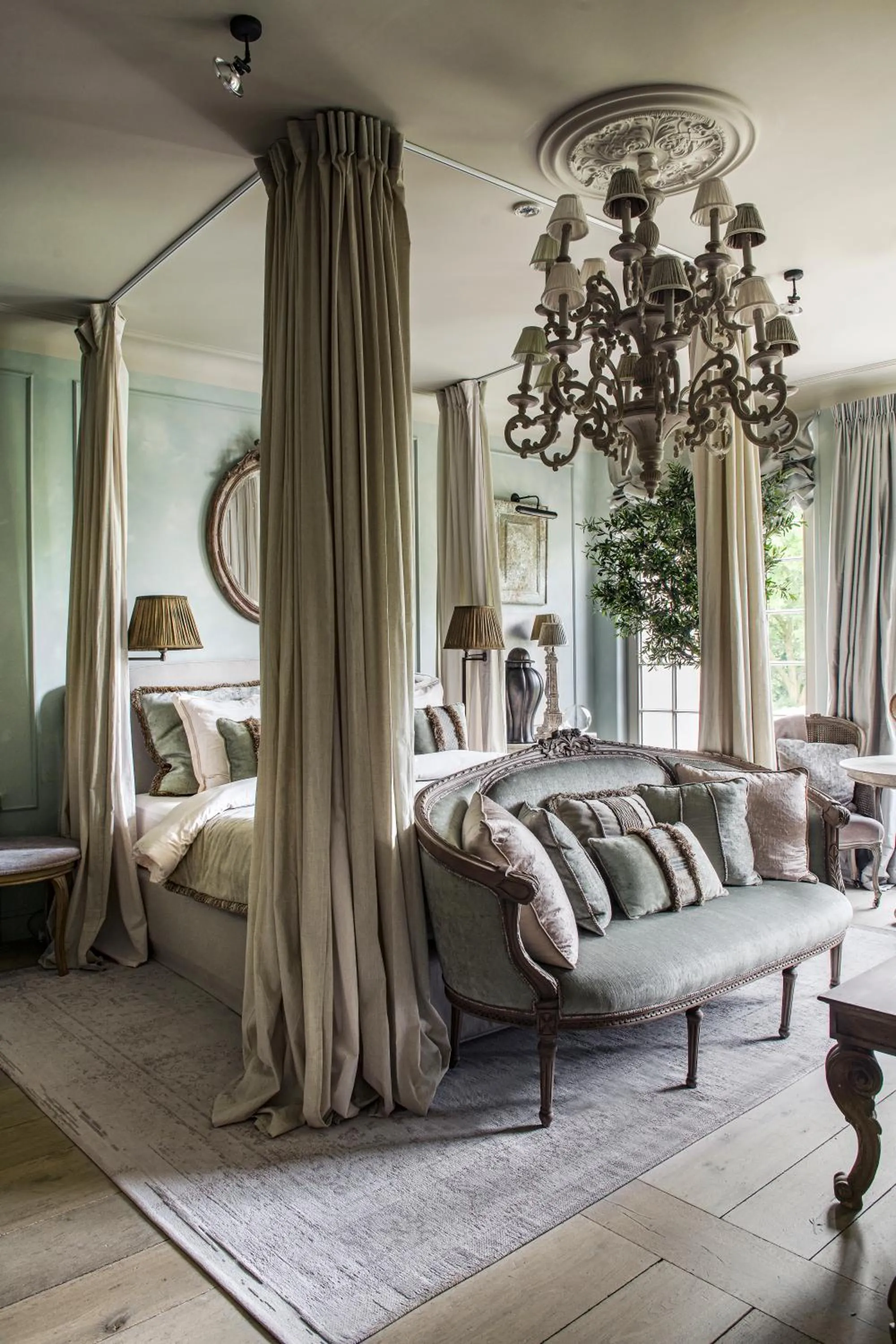 Bedroom, Bed in The Notary