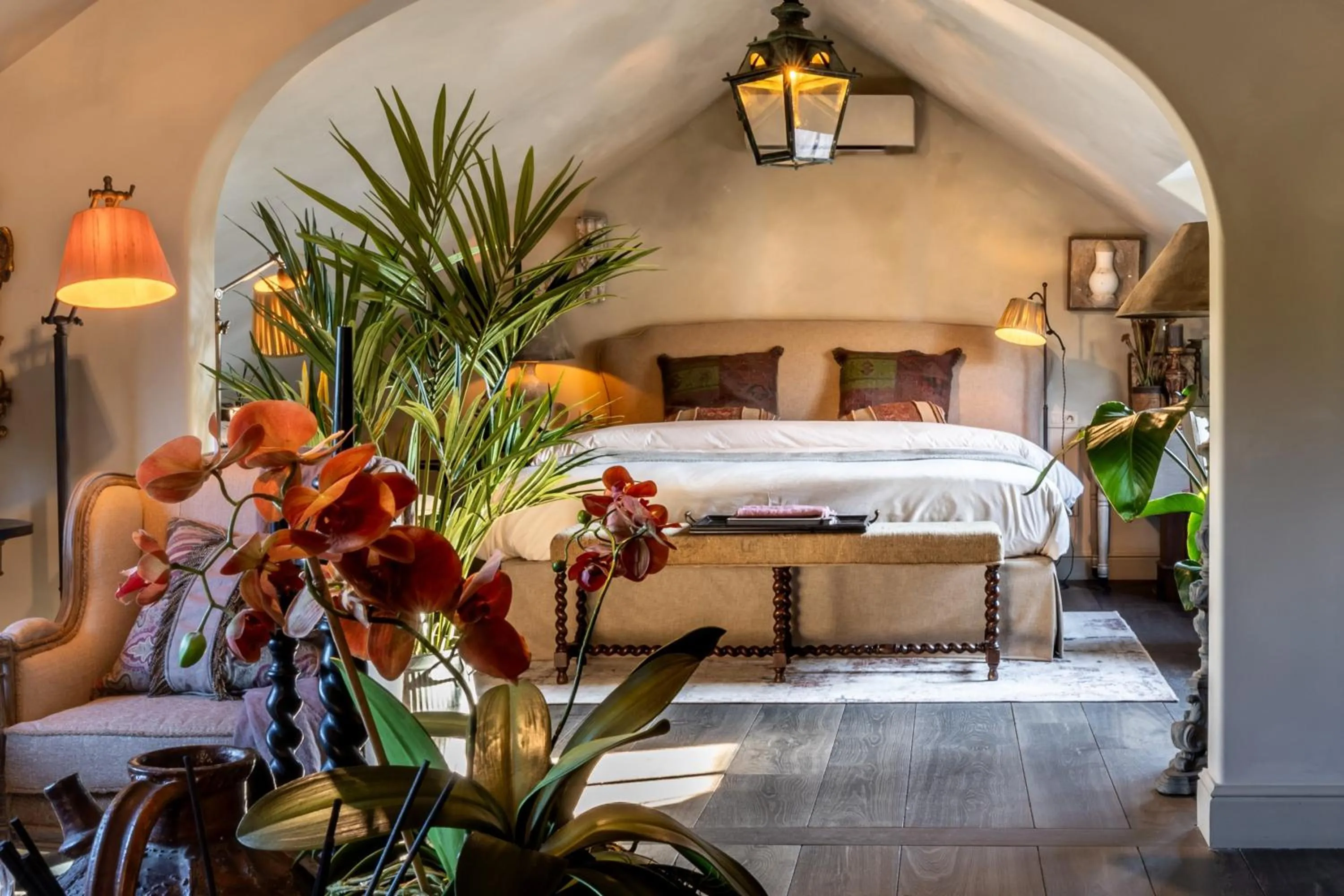 Bedroom, Bed in The Notary