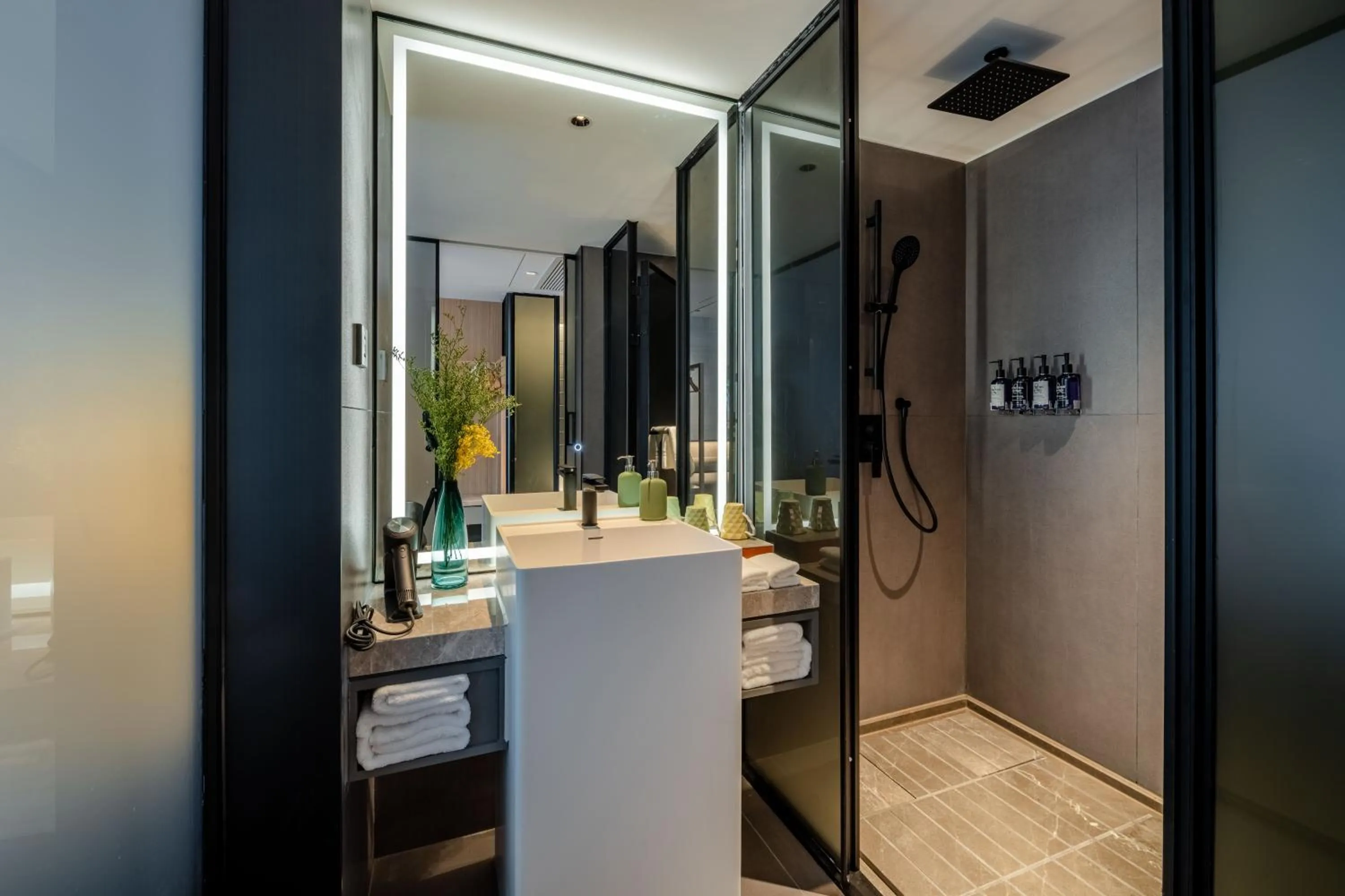 Bathroom in Pagoda Hotel Chengdu Taikoo Li