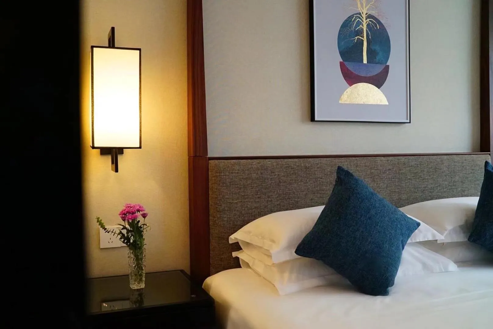 Bed in SSAW Boutique Hotel Shanghai Huangpu River