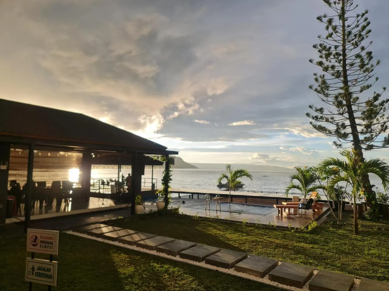 Swimming pool in PURNAMA BALIGE HOTEL