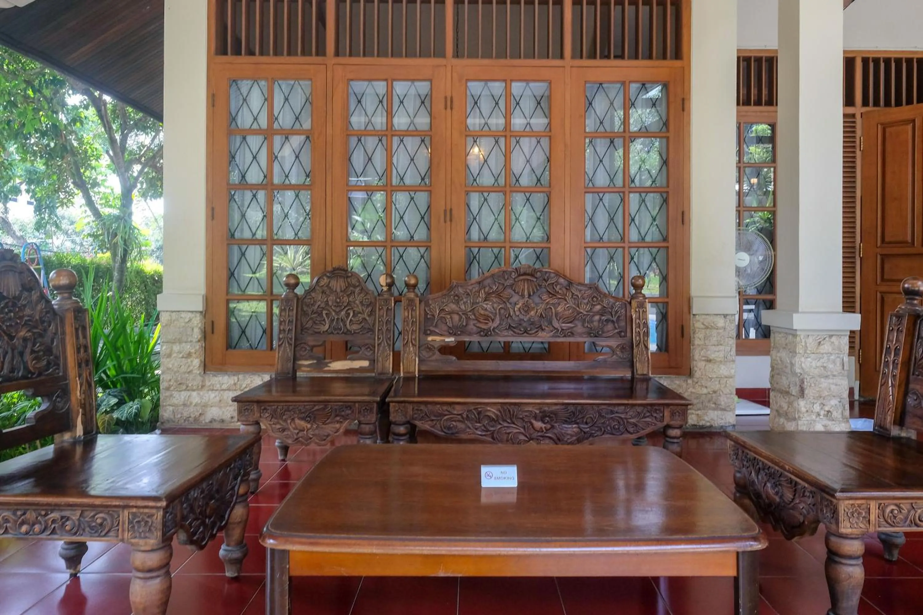Seating area in SAREH VILLA by The Lavana