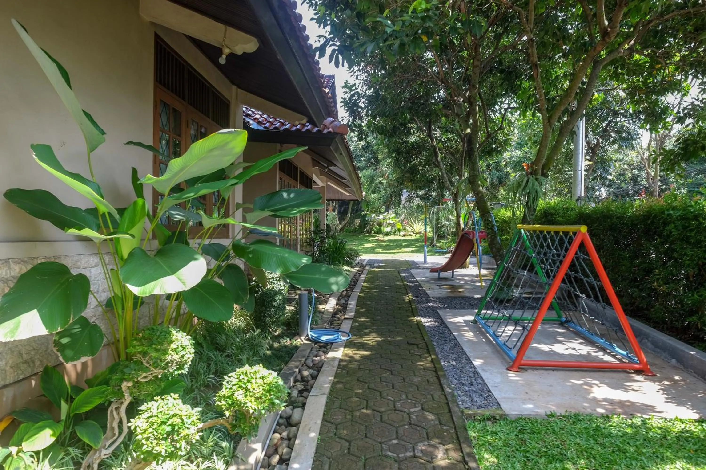 Children play ground in SAREH VILLA by The Lavana