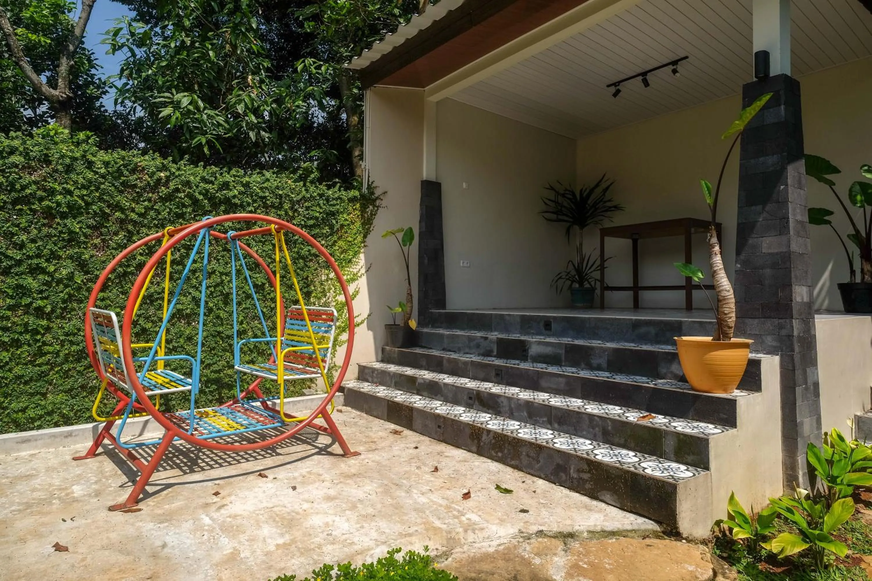 Facade/entrance in SAREH VILLA by The Lavana
