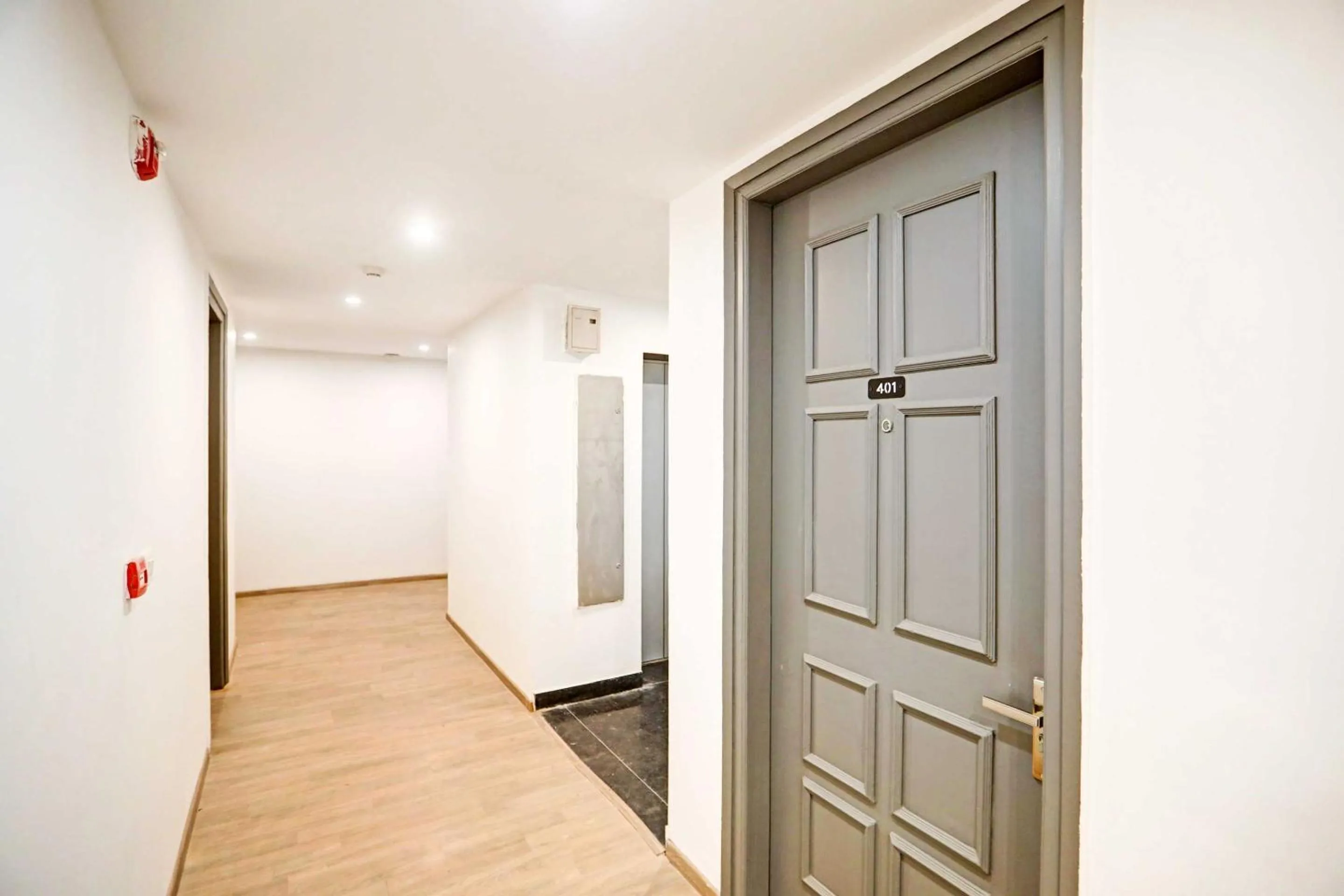 Lobby or reception in Super Townhouse CLOUD BAY