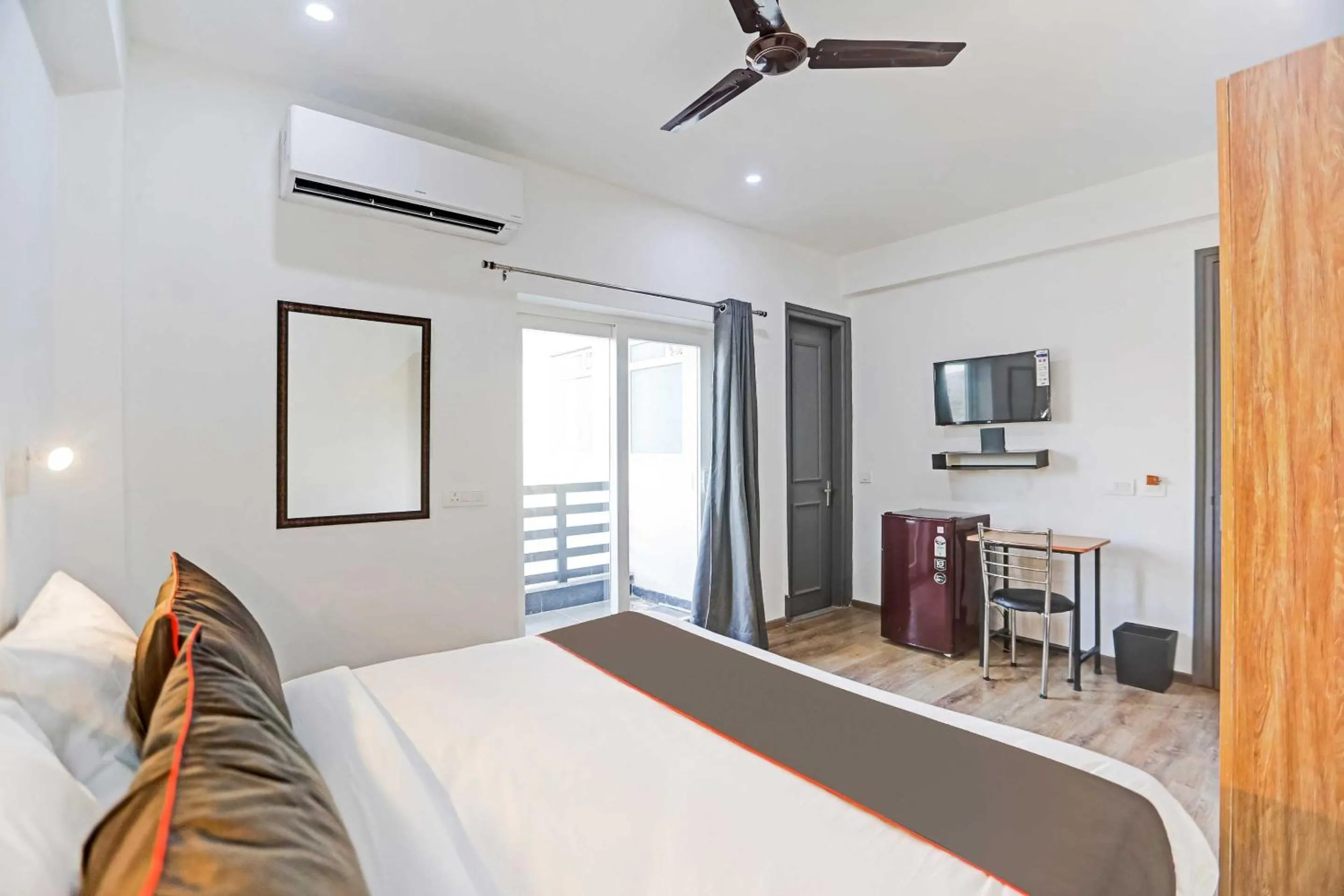 Bedroom, Bed in Super Townhouse CLOUD BAY