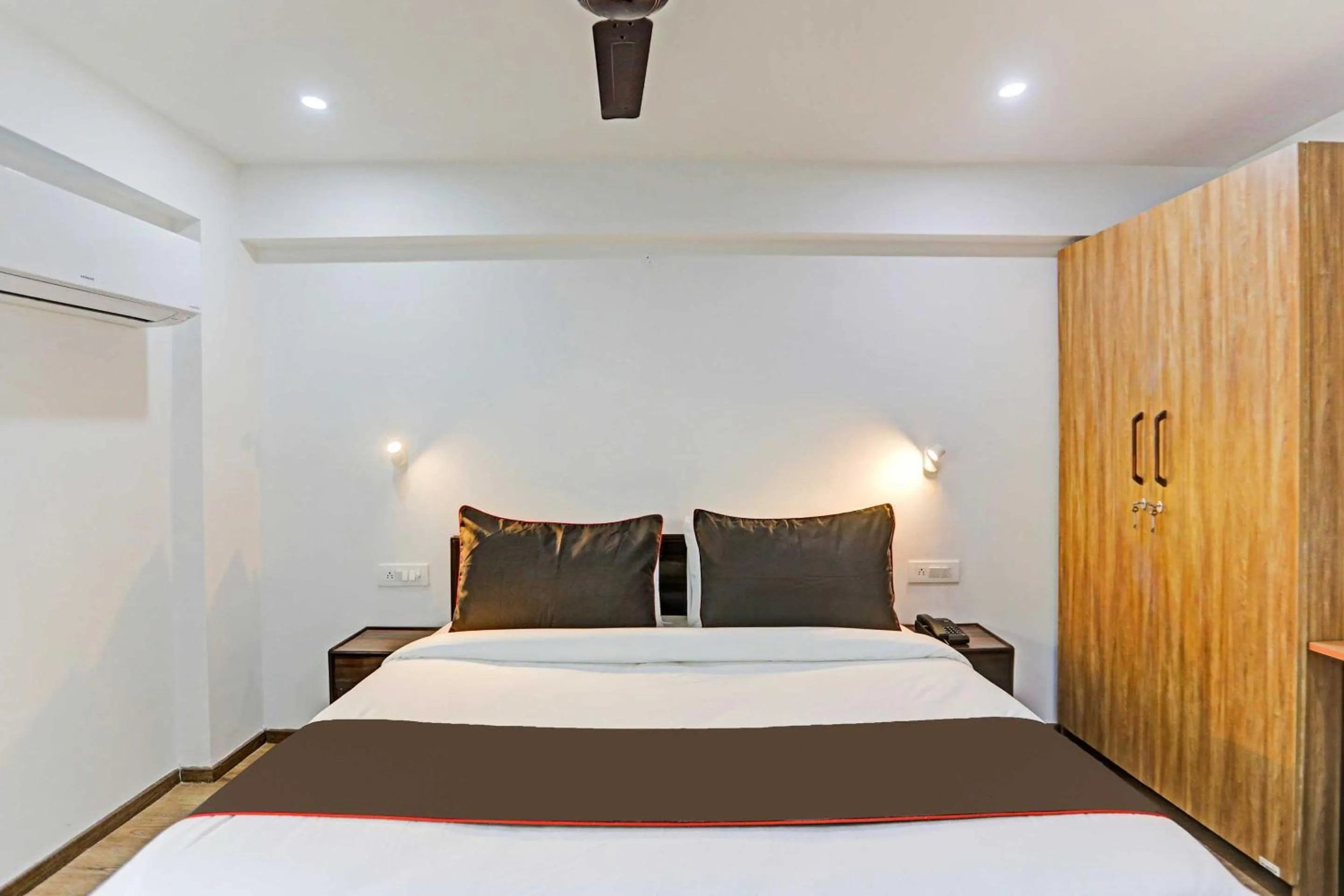 Bedroom, Bed in Super Townhouse CLOUD BAY