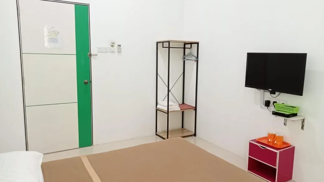 Photo of the whole room, Bed in DLAYARAN VILLA GUEST HOUSE