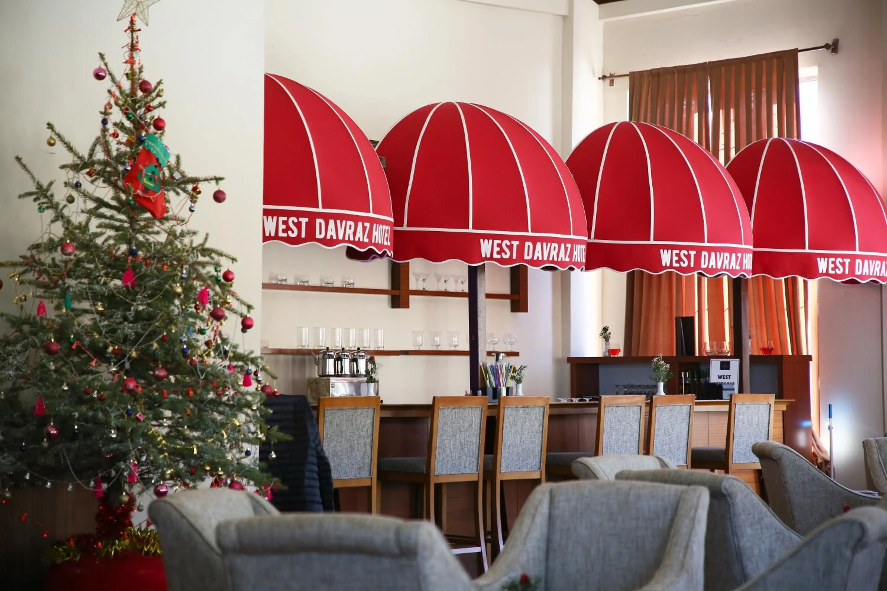 Lounge or bar in West Davraz Hotel
