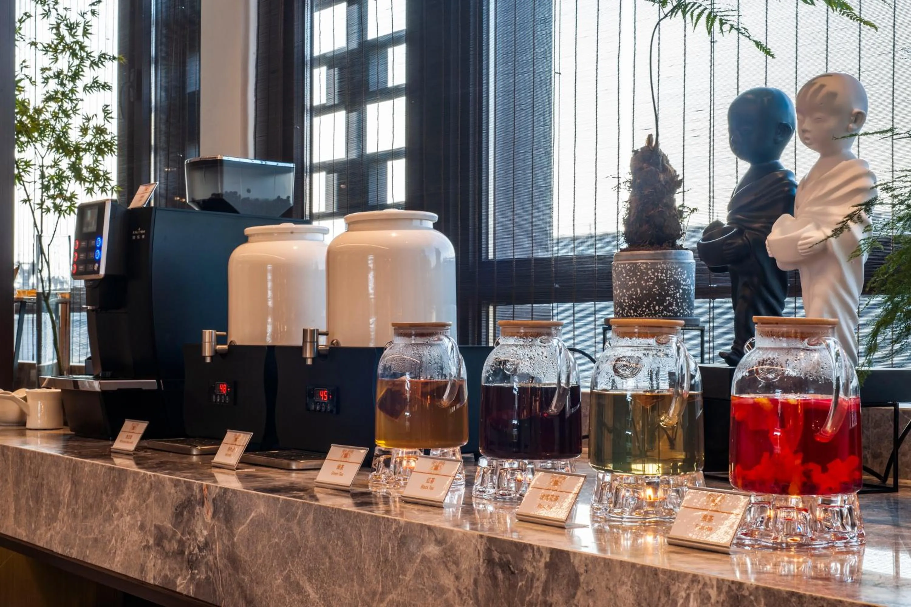 Buffet breakfast in SSAW Boutiquel Hotel Xizi