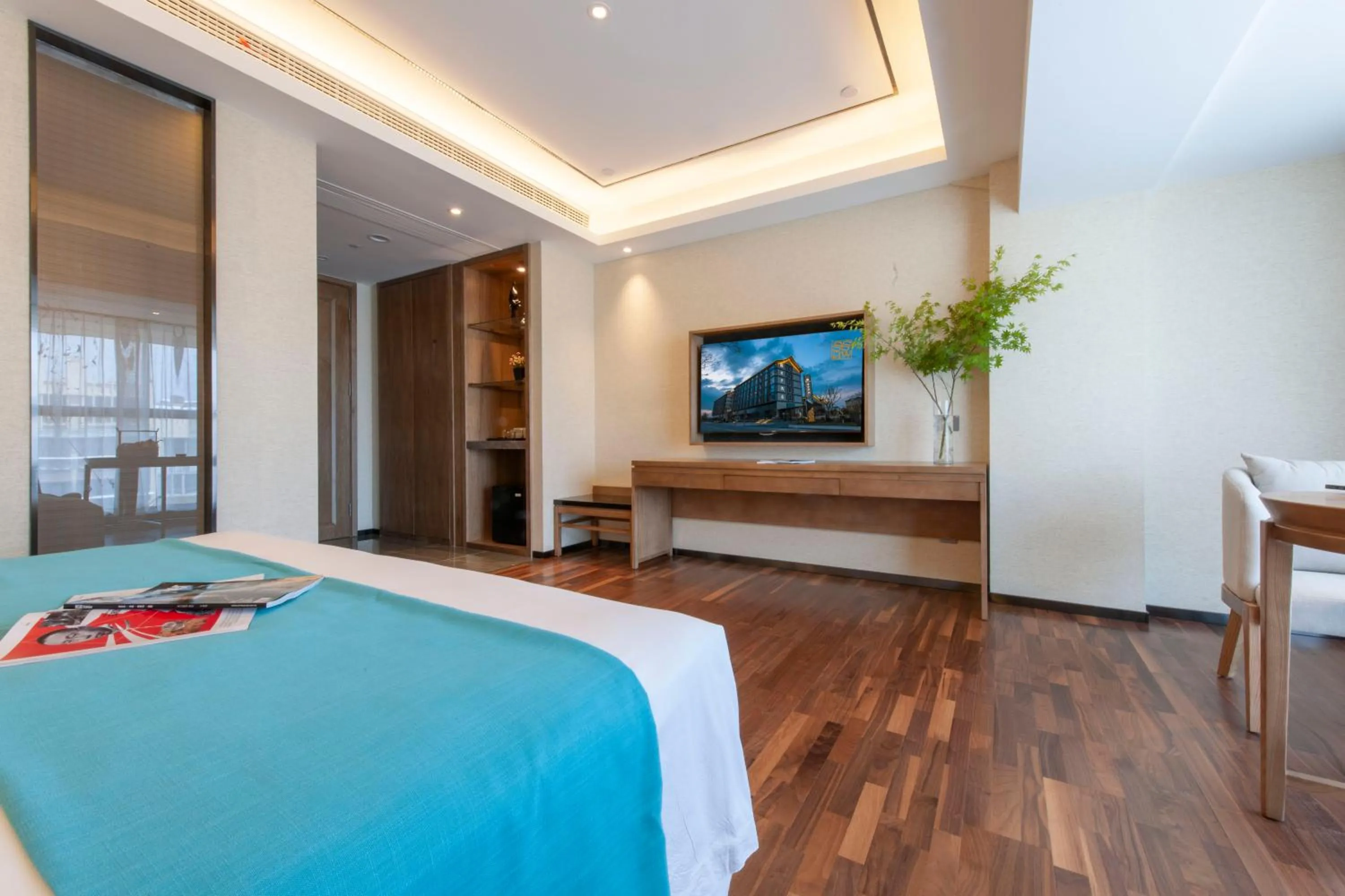 Photo of the whole room in SSAW Boutiquel Hotel Xizi