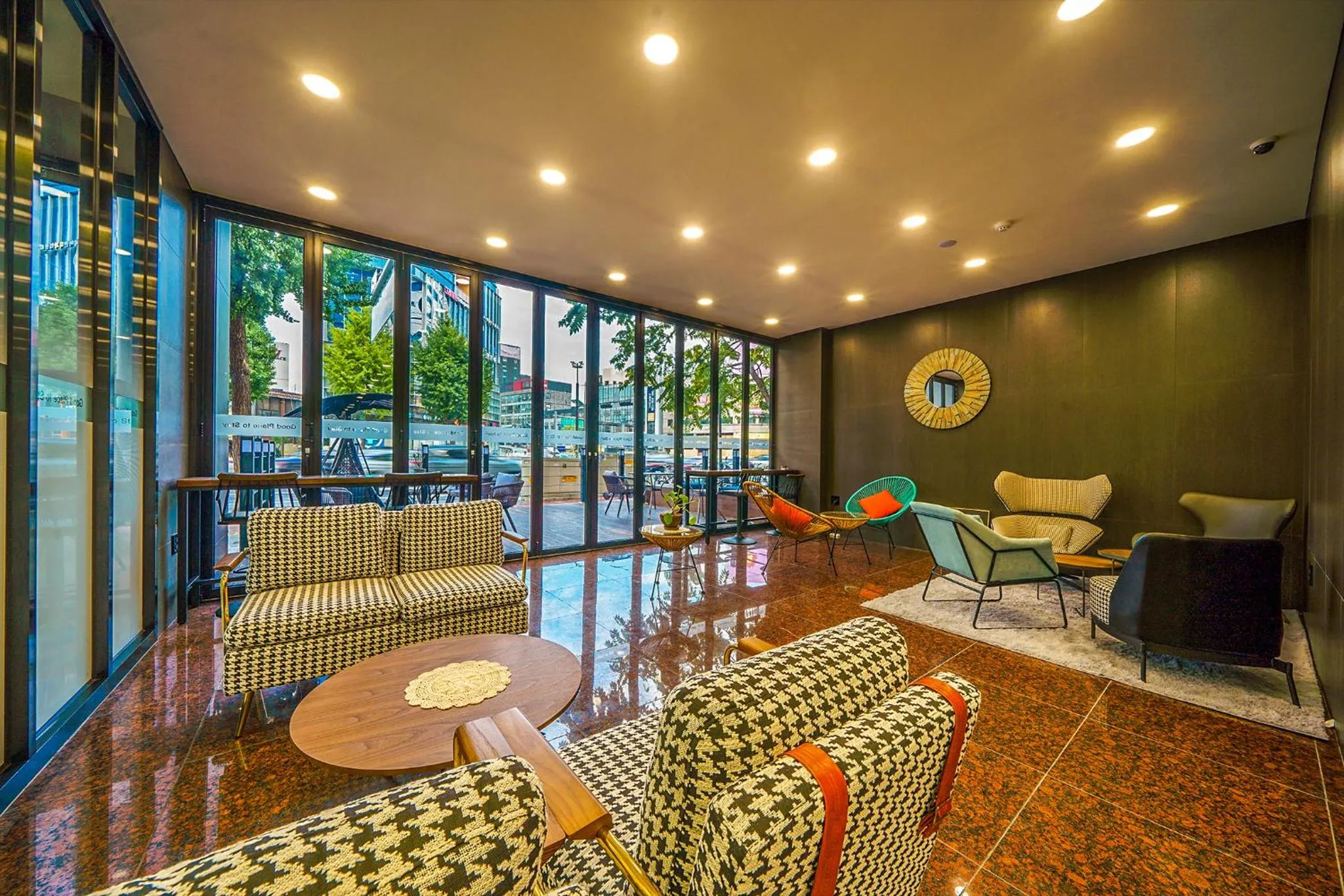 Seating area in Jamsil Stay Hotel