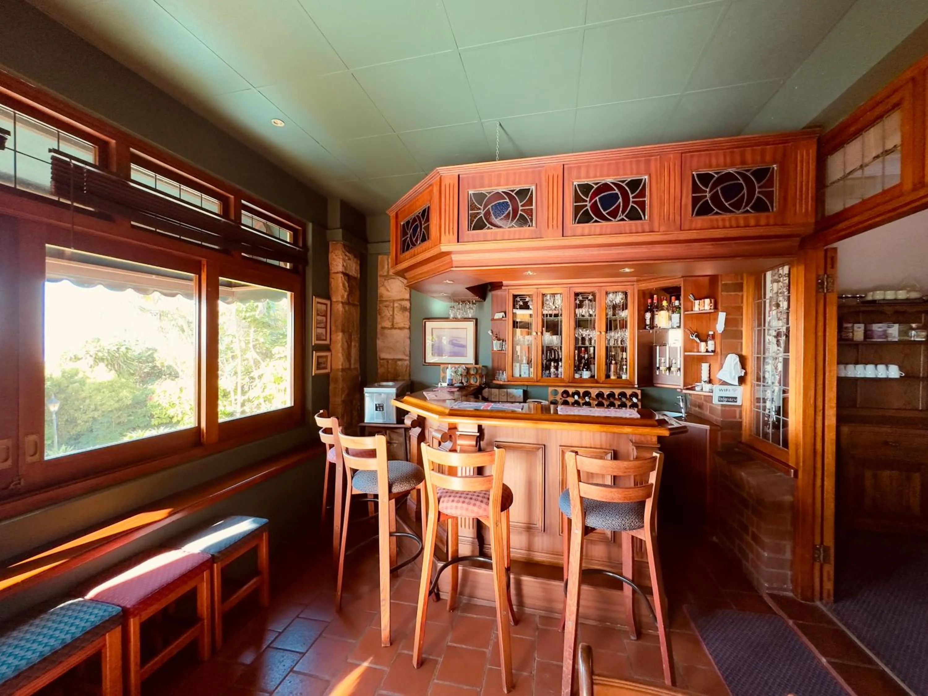 Lounge or bar in Ridgeview Lodge