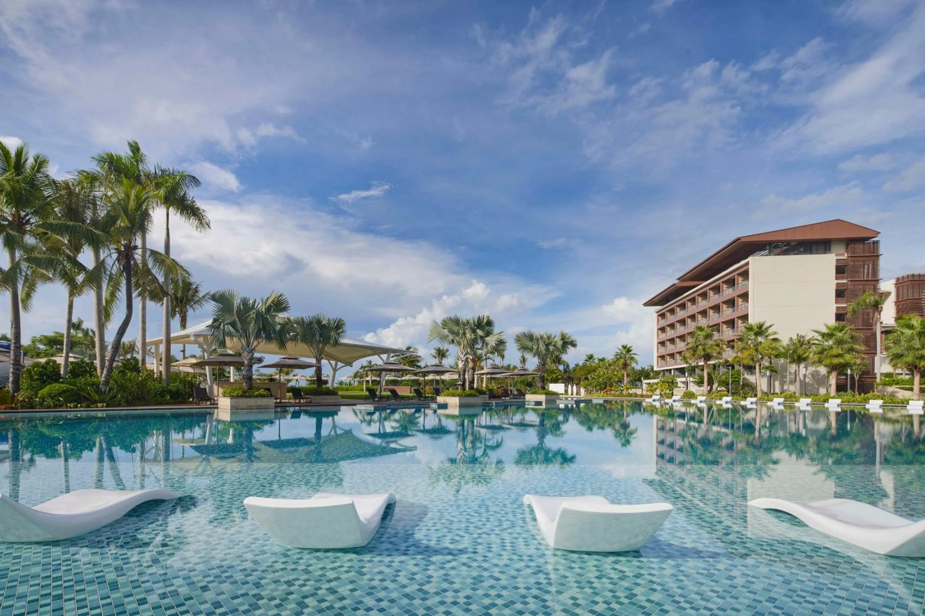 Swimming pool in Hyatt Regency Sanya Tianli Bay