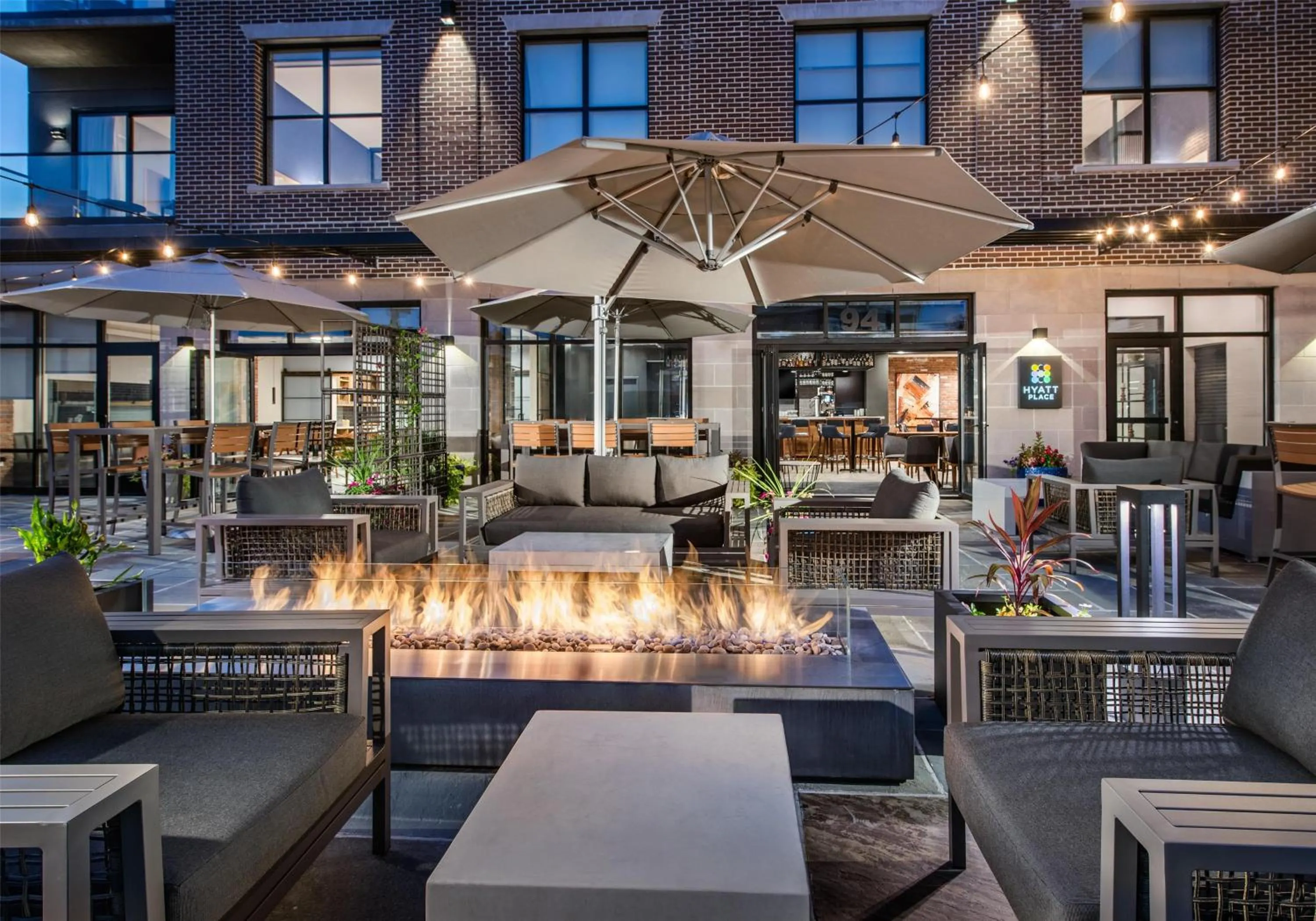 Patio in Hyatt Place Newark-Main Street