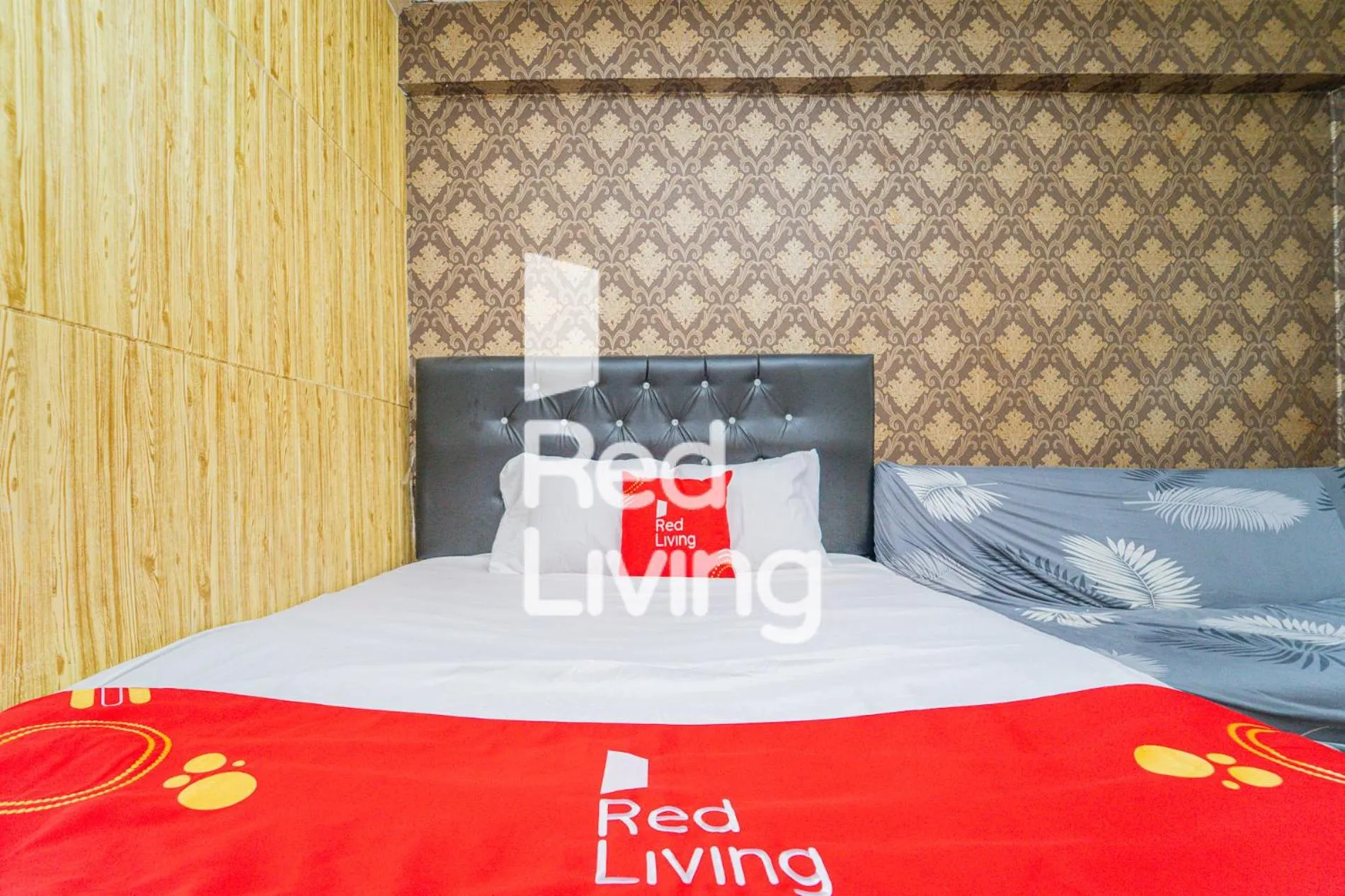 Bedroom, Bed in RedLiving Apartemen Cibubur Village - Lily's Room Tower C