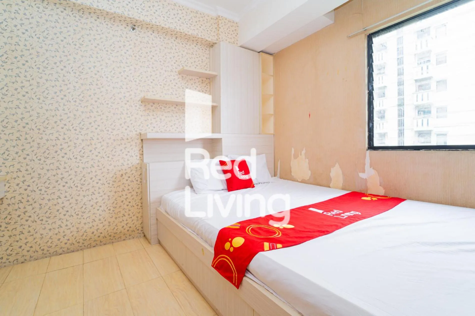 Bedroom, Bed in RedLiving Apartemen Cibubur Village - Lily's Room Tower C
