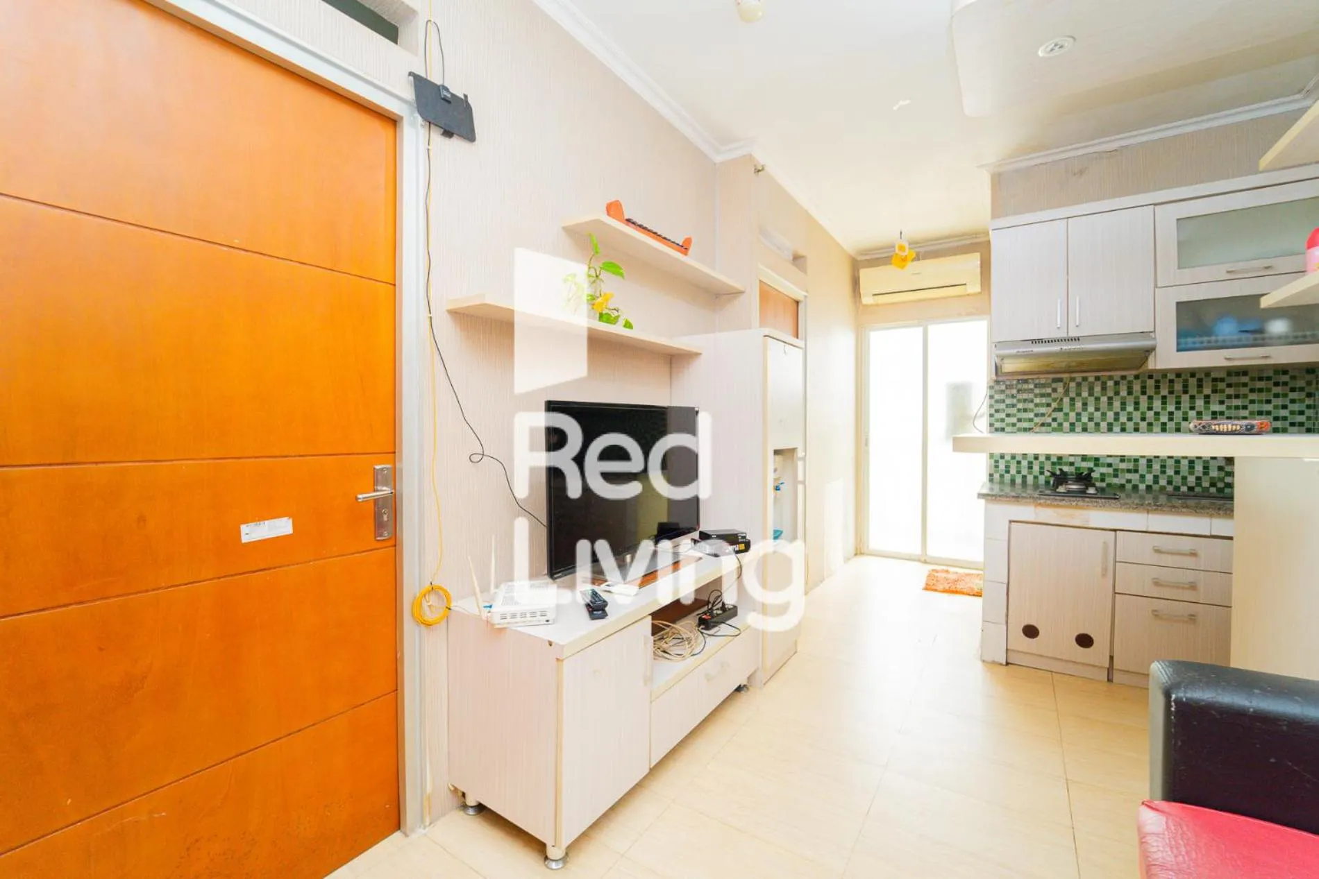 Kitchen or kitchenette in RedLiving Apartemen Cibubur Village - Lily's Room Tower C