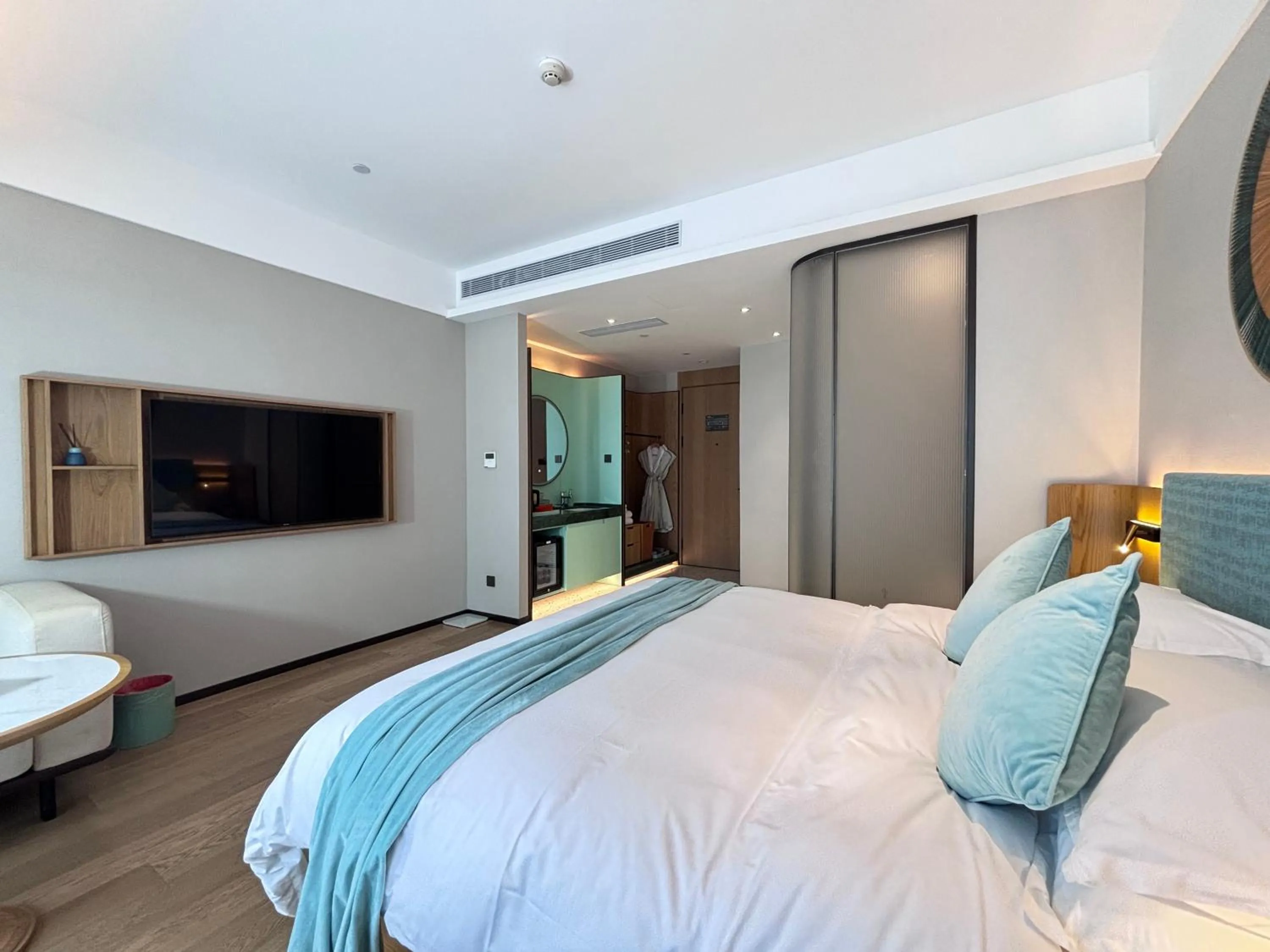Bedroom, Bed in SSAW Boutique Hotel ZHIJIANG IMPRESSION