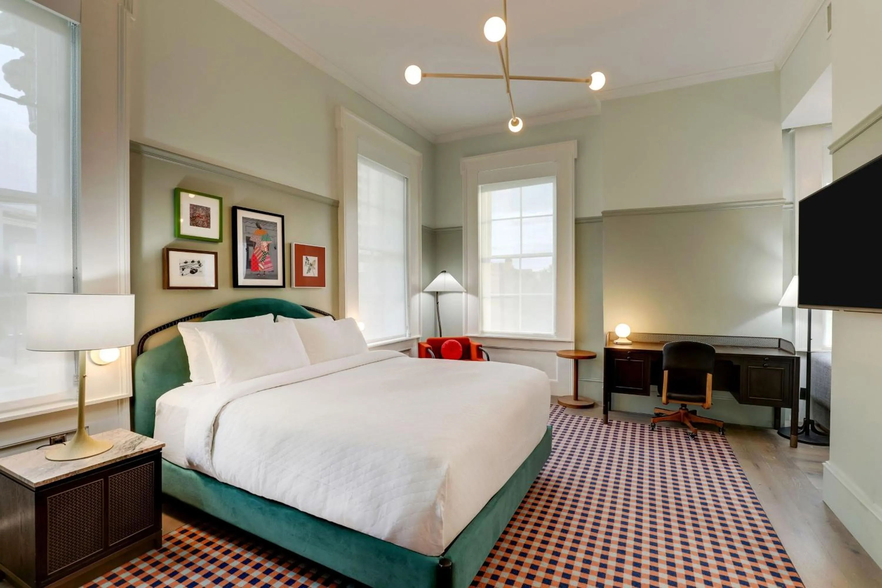 Photo of the whole room, Bed in Trilogy Hotel Montgomery, Autograph Collection