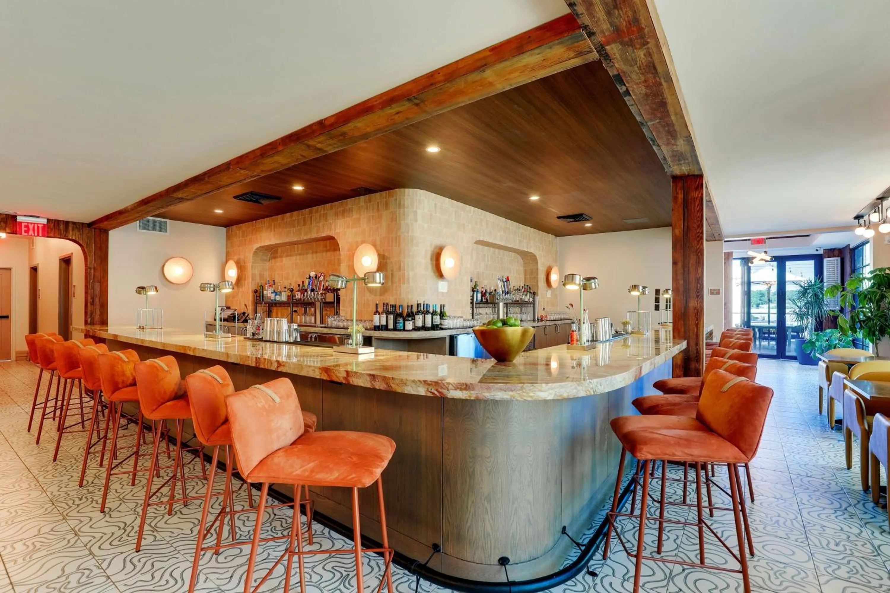 Lounge or bar in Trilogy Hotel Montgomery, Autograph Collection