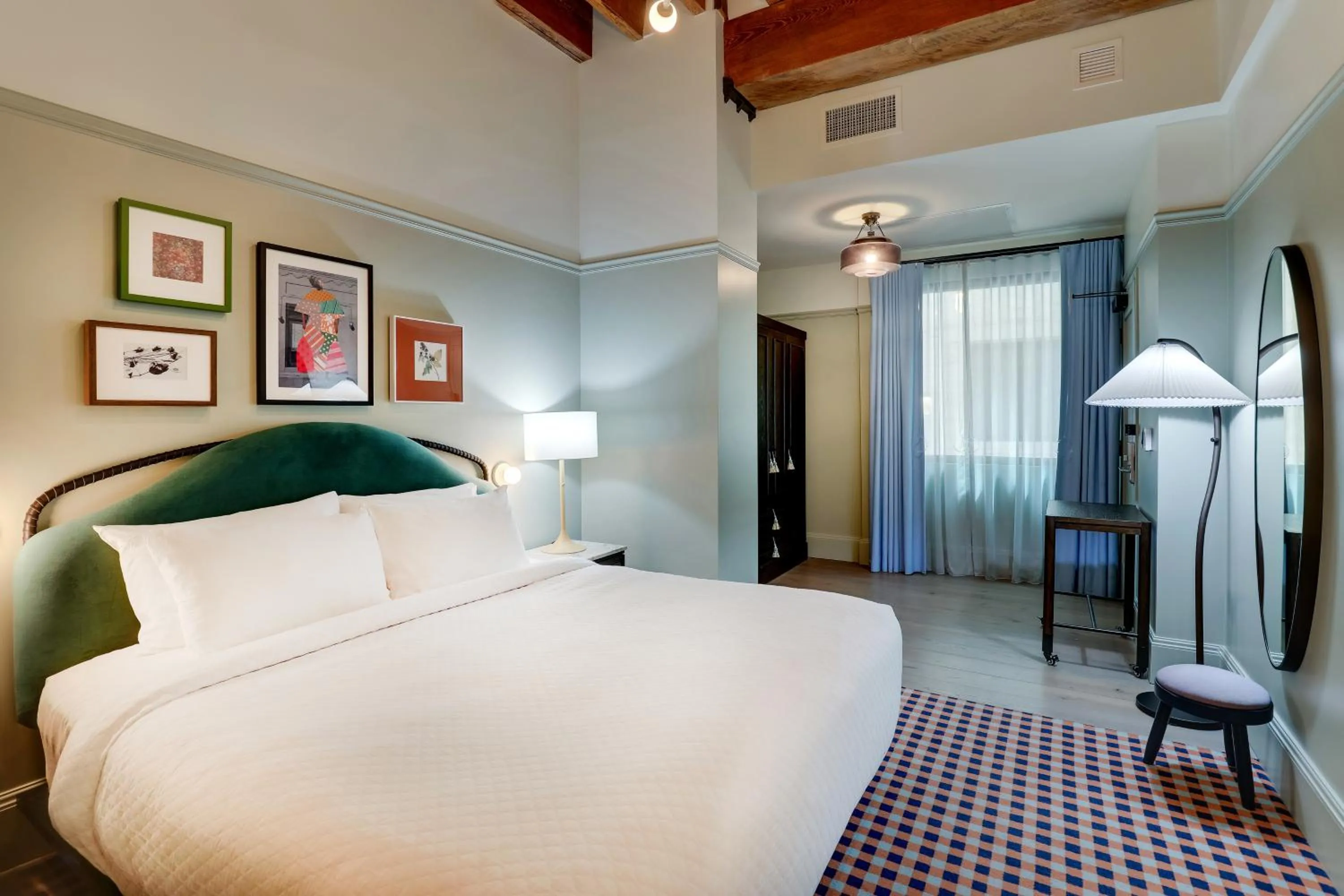 Bedroom, Bed in Trilogy Hotel Montgomery, Autograph Collection