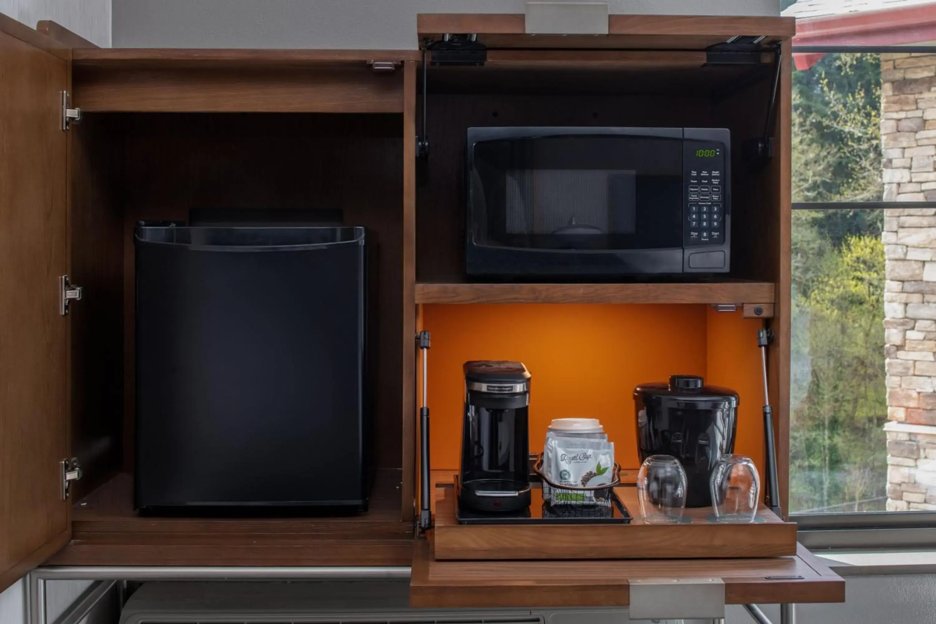 Queen Suite with Sofa Bed in Courtyard by Marriott Olympia Queen Suite with Sofa Bed in Courtyard by Marriott Olympia