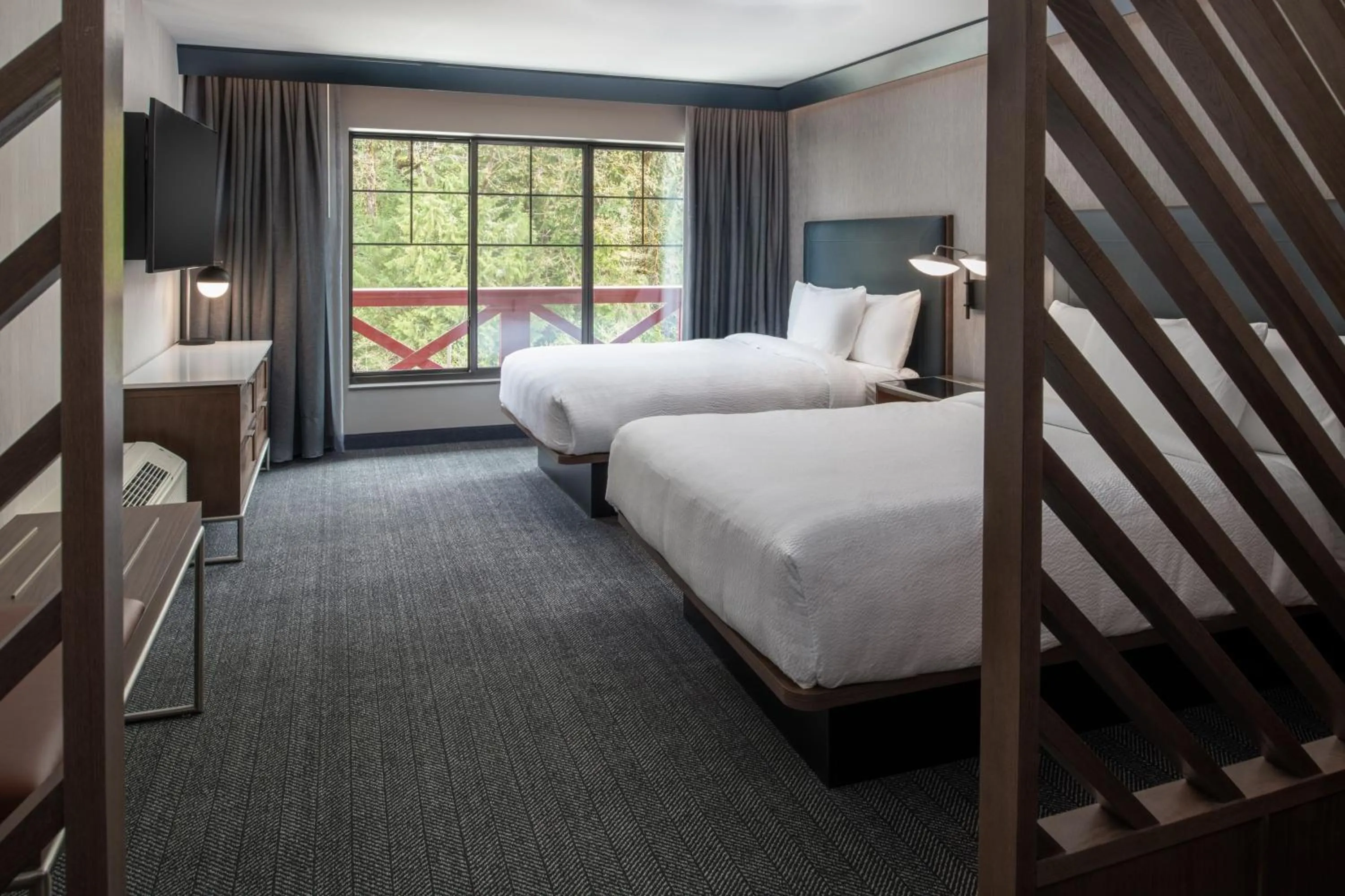 Bedroom, Bed in Courtyard by Marriott Olympia