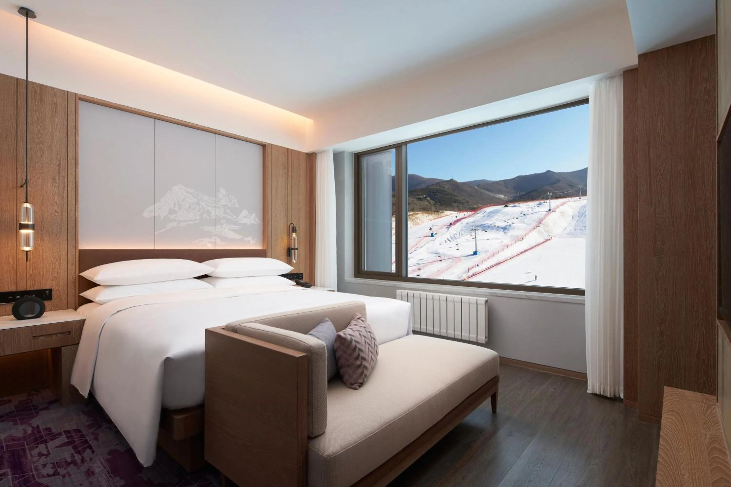 Bedroom, Bed in Courtyard by Marriott Chongli