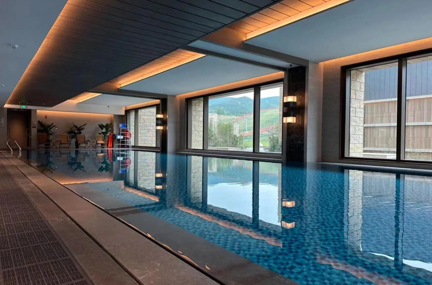 Swimming pool in Courtyard by Marriott Chongli