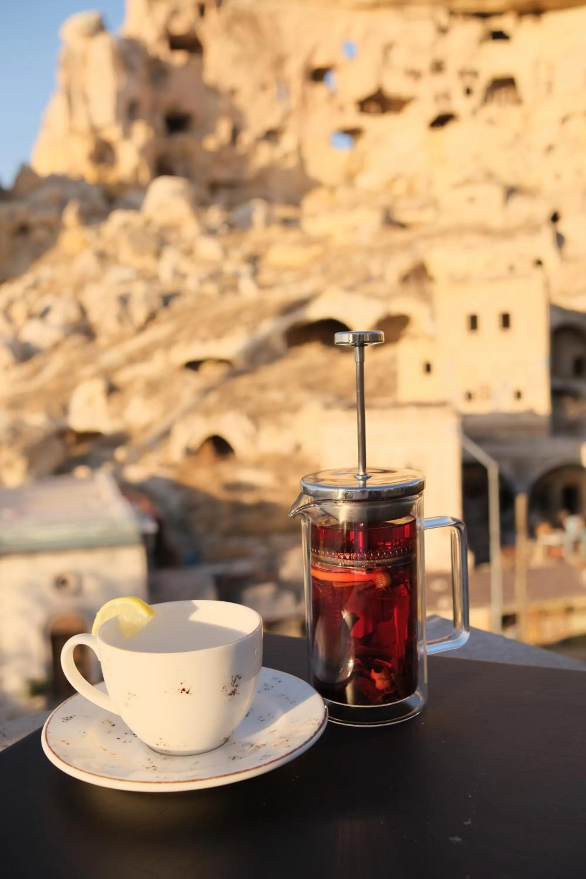 Restaurant/places to eat in Bala Cave House